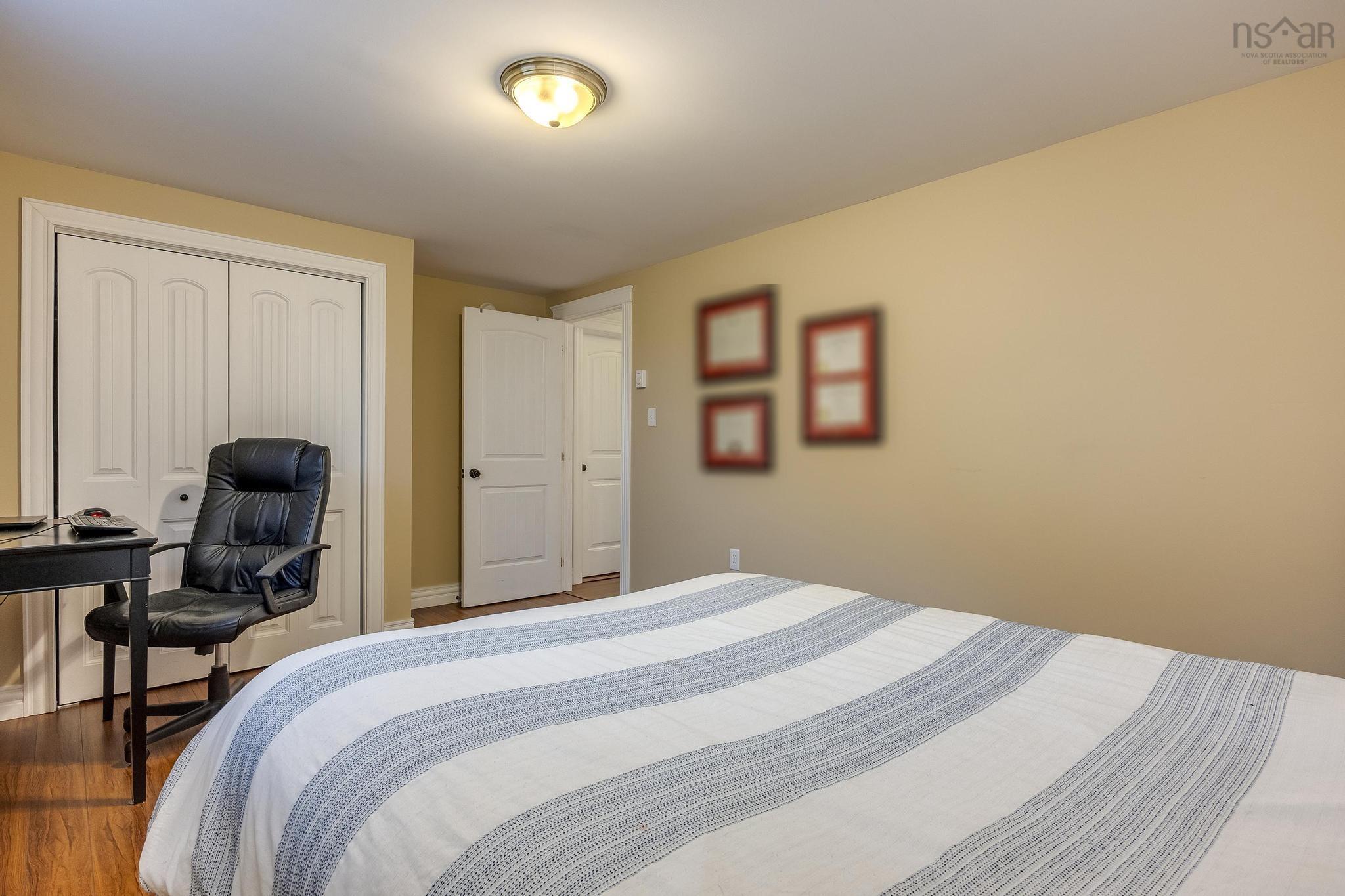 $619,900.00: 35 Acorn Lane, Kingston