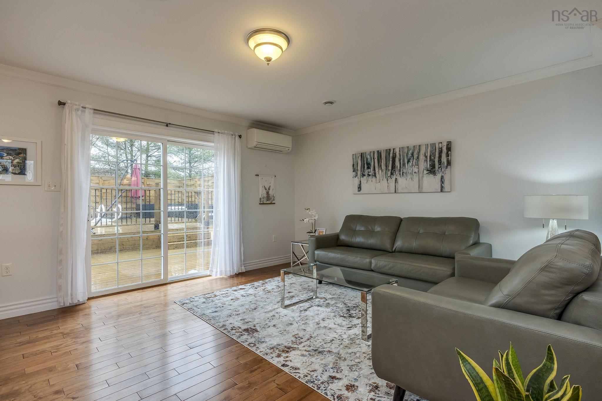 $619,900.00: 35 Acorn Lane, Kingston