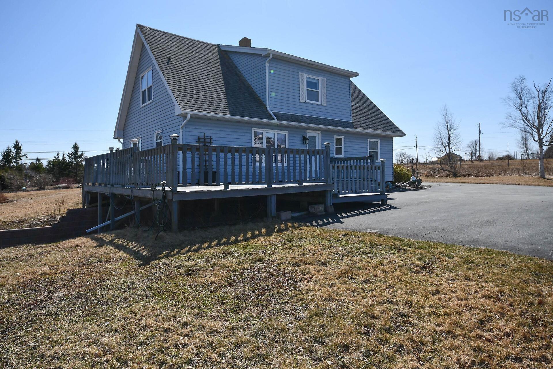 $399,900.00: 6125 Highway 215, Cheverie