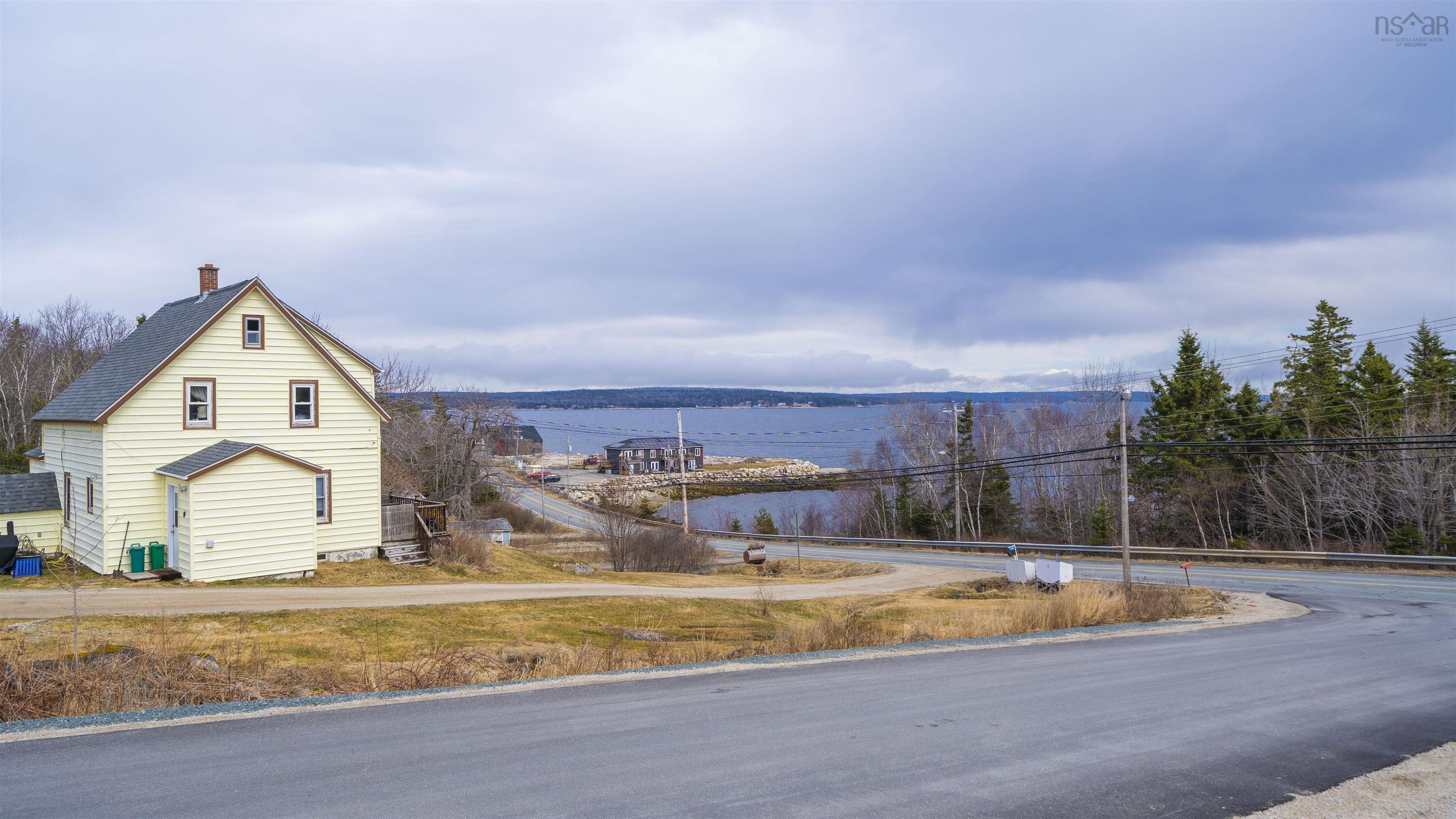 $418,900.00: 11 Lions Club Road, Fox Point