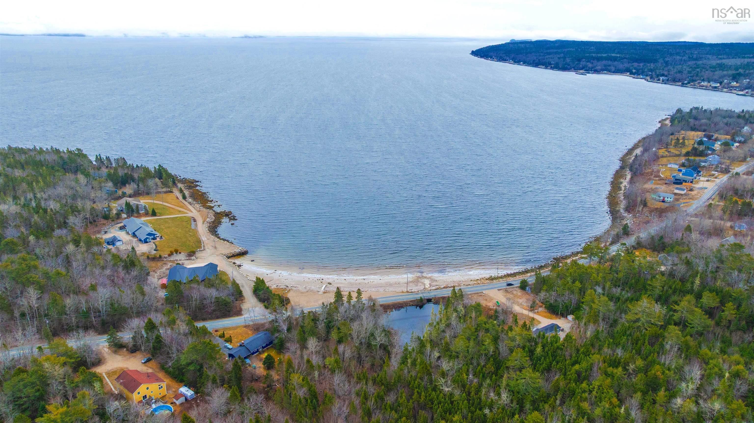 $418,900.00: 11 Lions Club Road, Fox Point