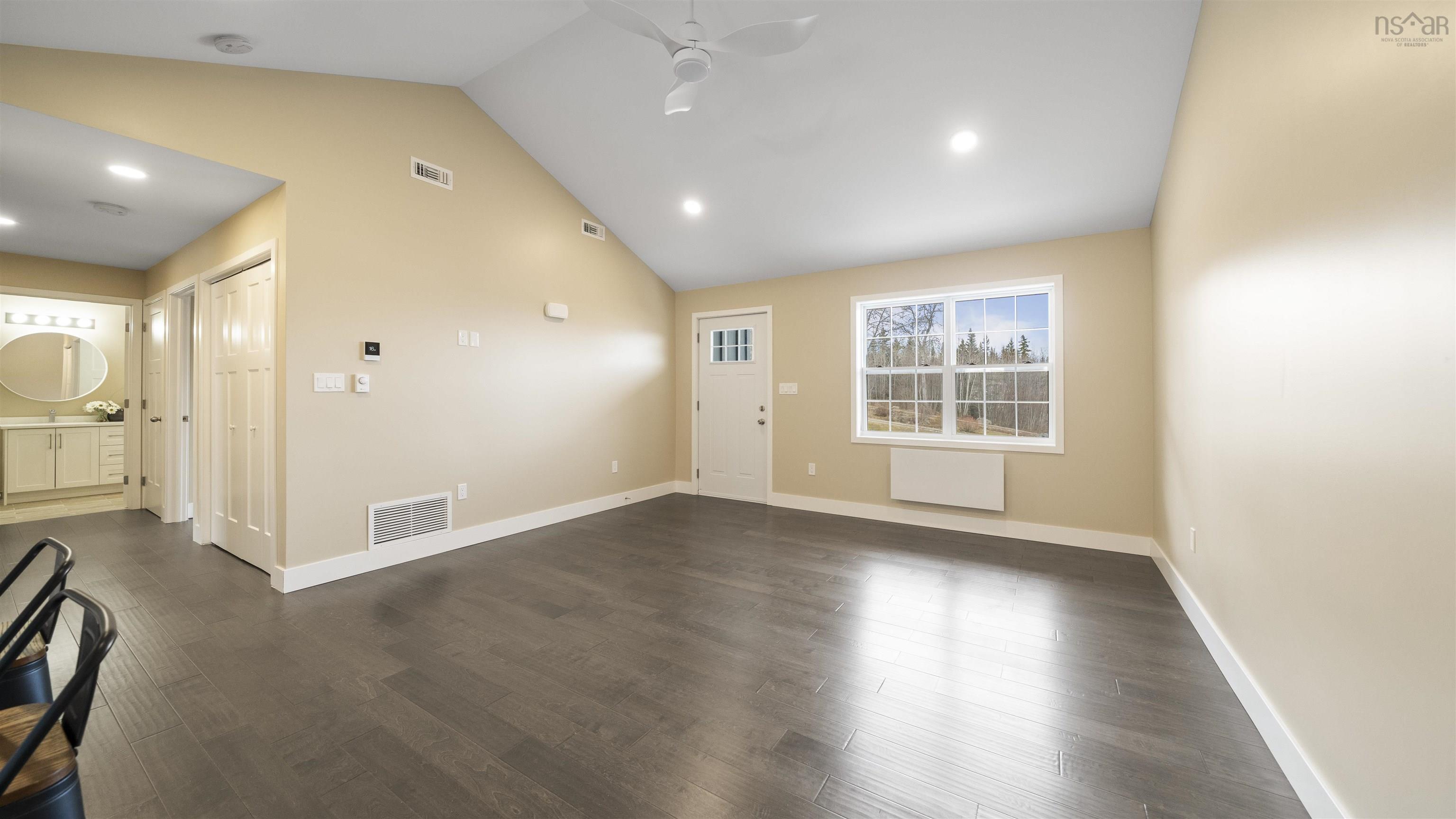 $418,900.00: 11 Lions Club Road, Fox Point