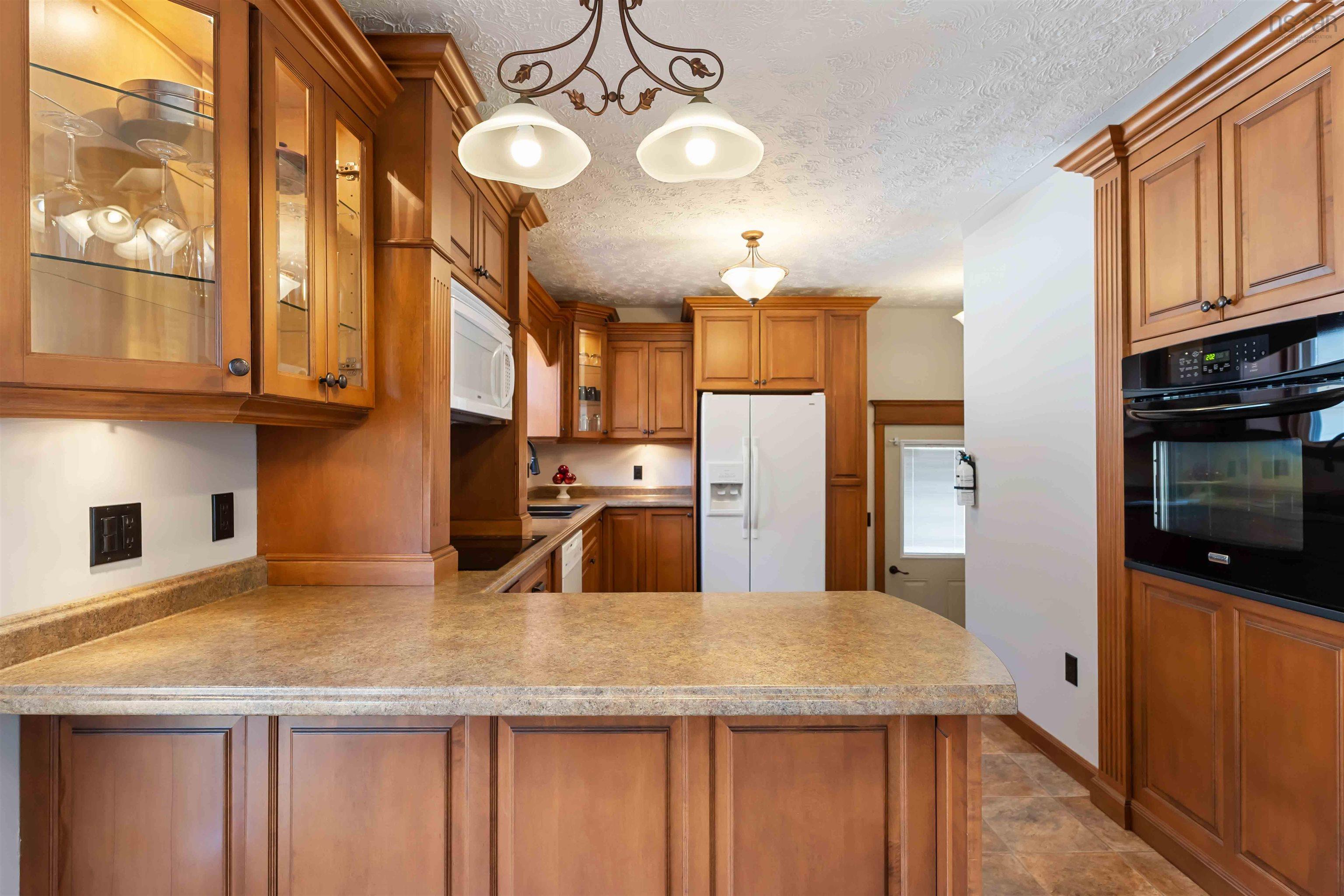 $499,900.00: 1689 White Rock Road, White Rock