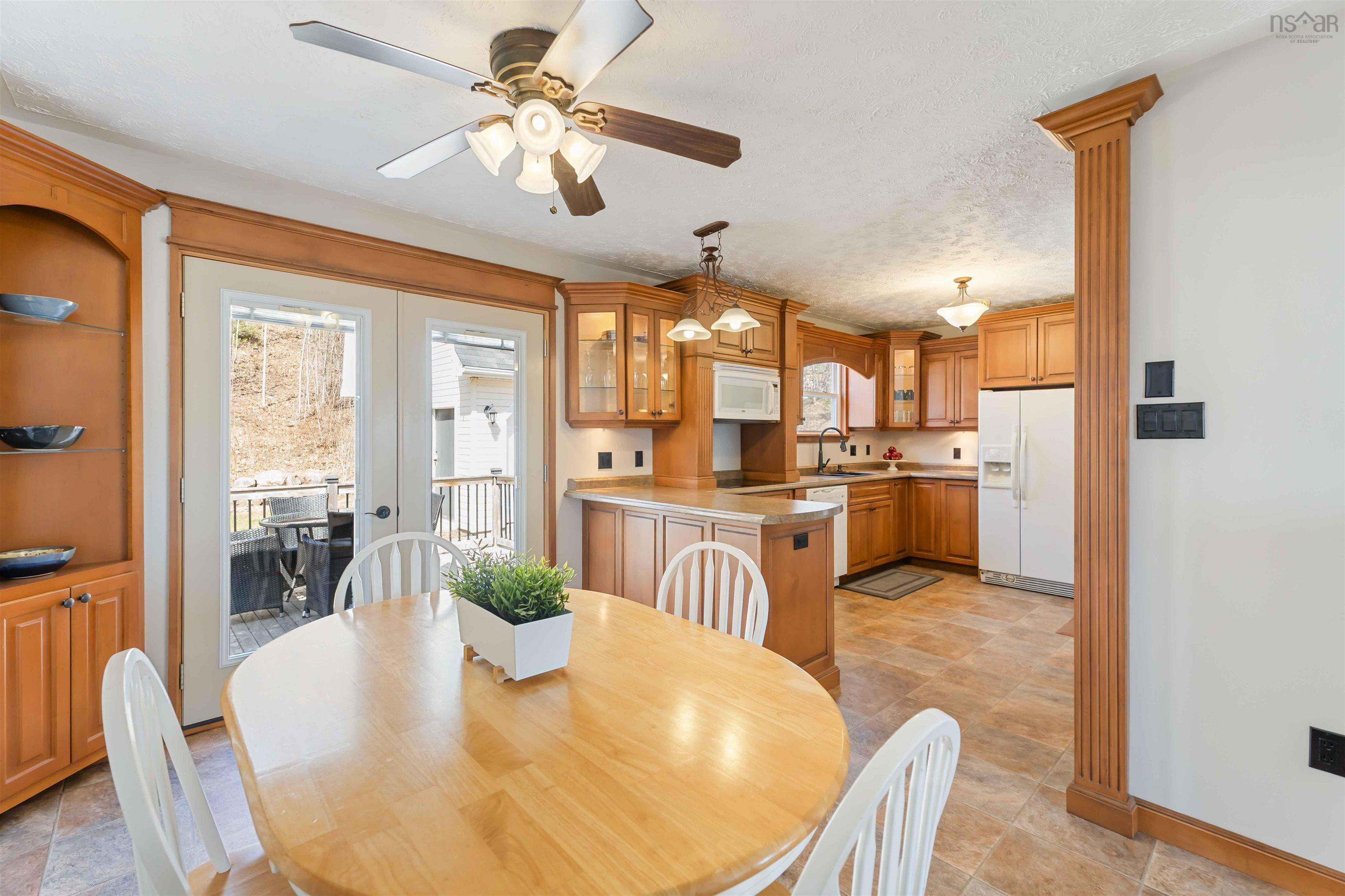 $499,900.00: 1689 White Rock Road, White Rock