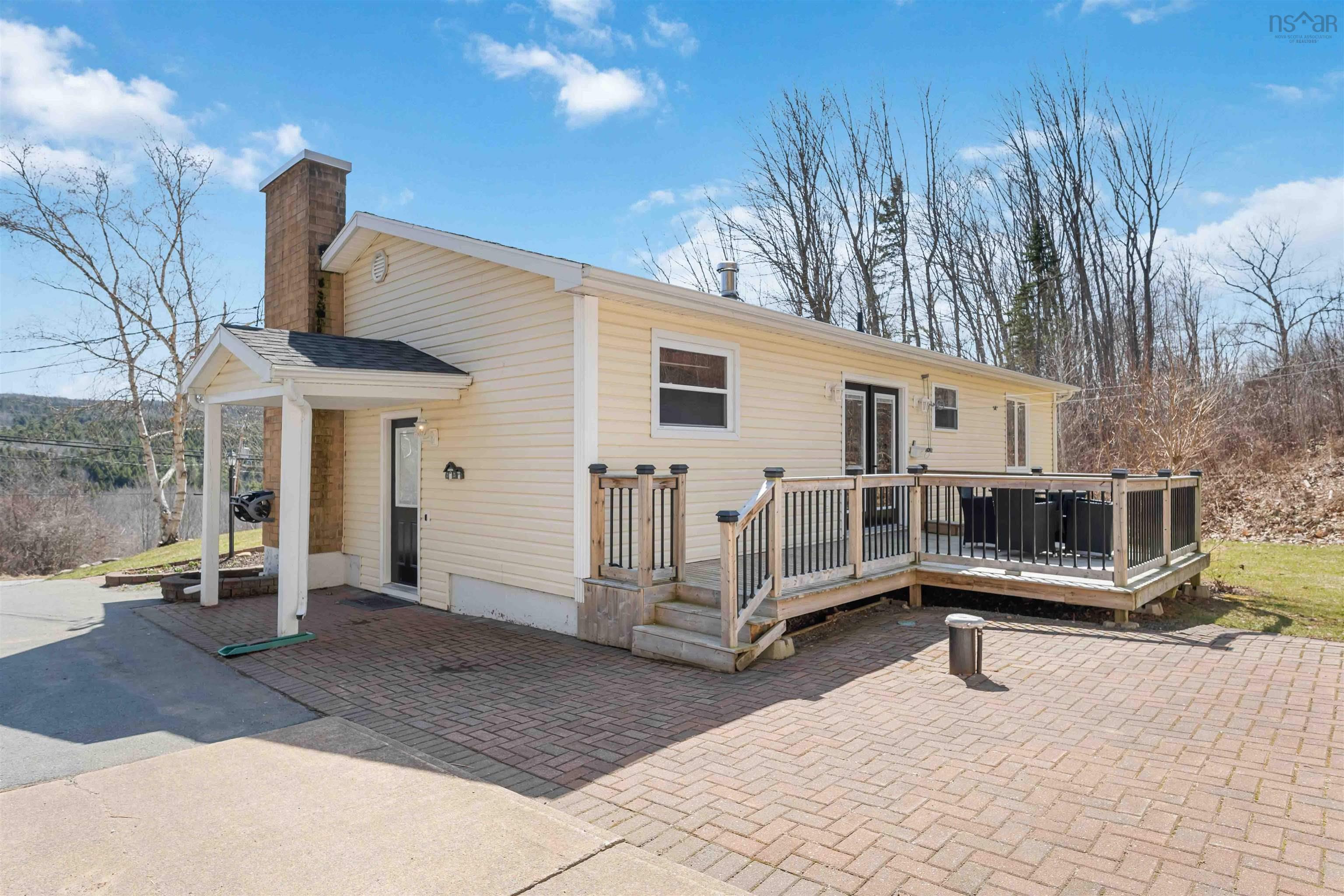 $499,900.00: 1689 White Rock Road, White Rock
