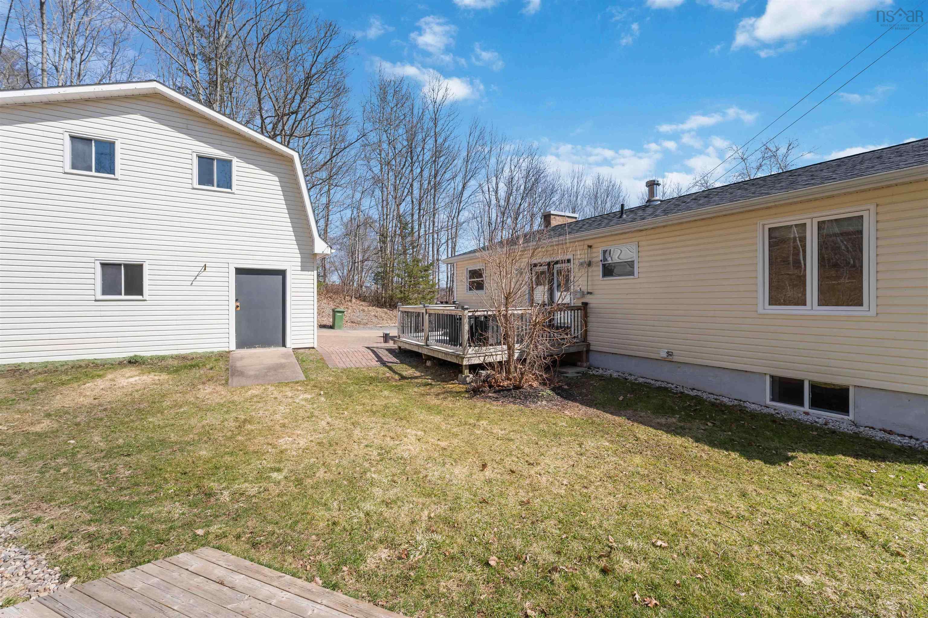 $499,900.00: 1689 White Rock Road, White Rock