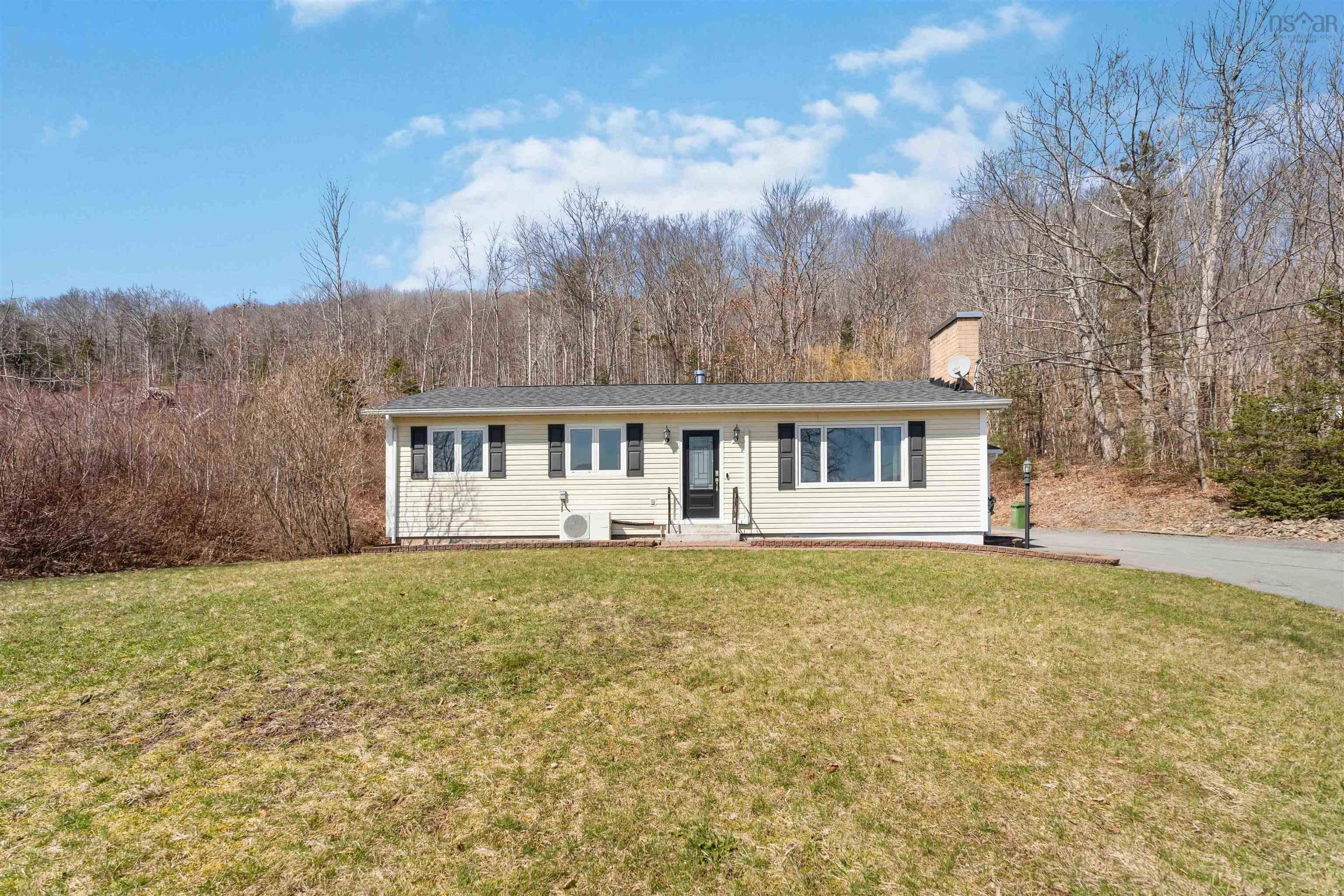 $499,900.00: 1689 White Rock Road, White Rock