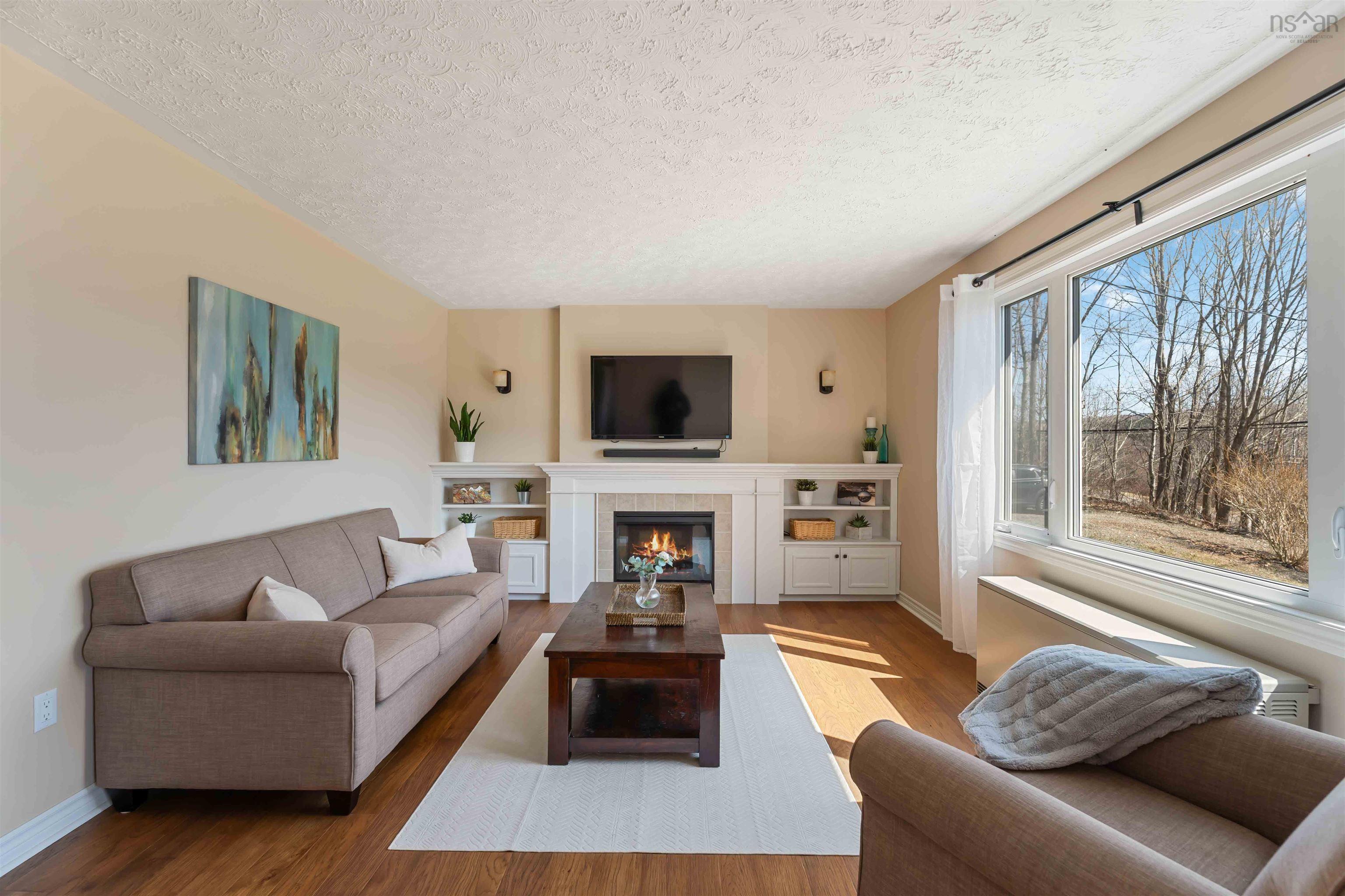 $499,900.00: 1689 White Rock Road, White Rock
