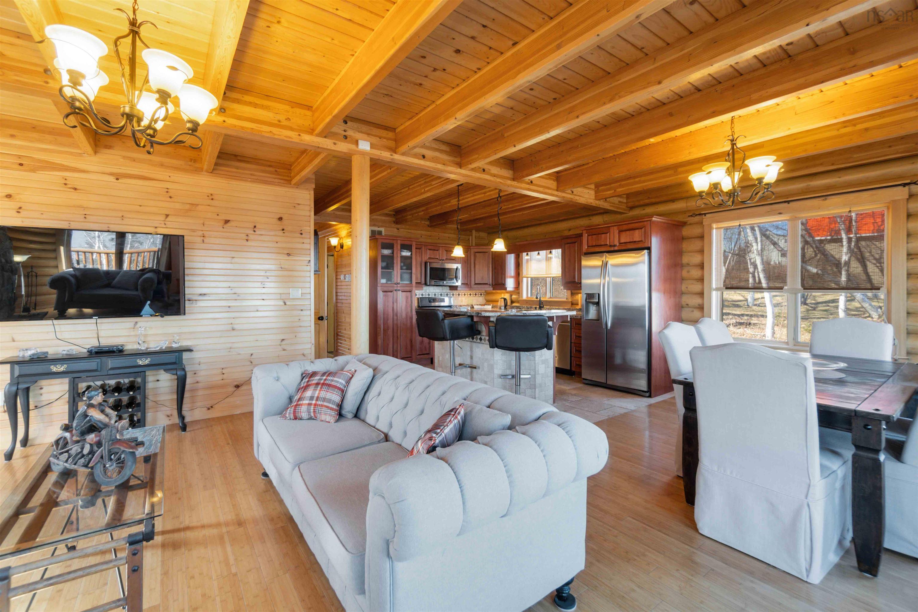 $799,900.00: 9 Karen Court, Cambridge