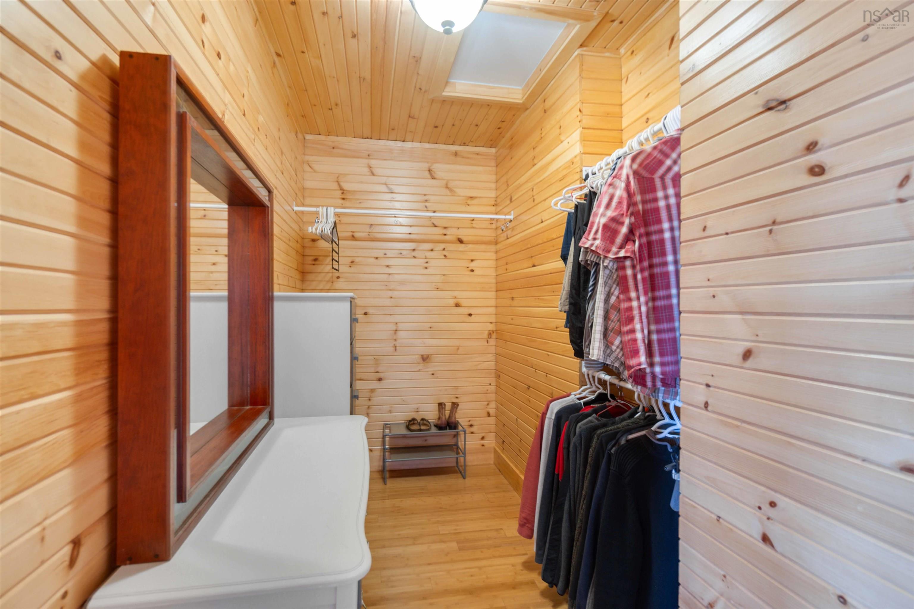 $799,900.00: 9 Karen Court, Cambridge