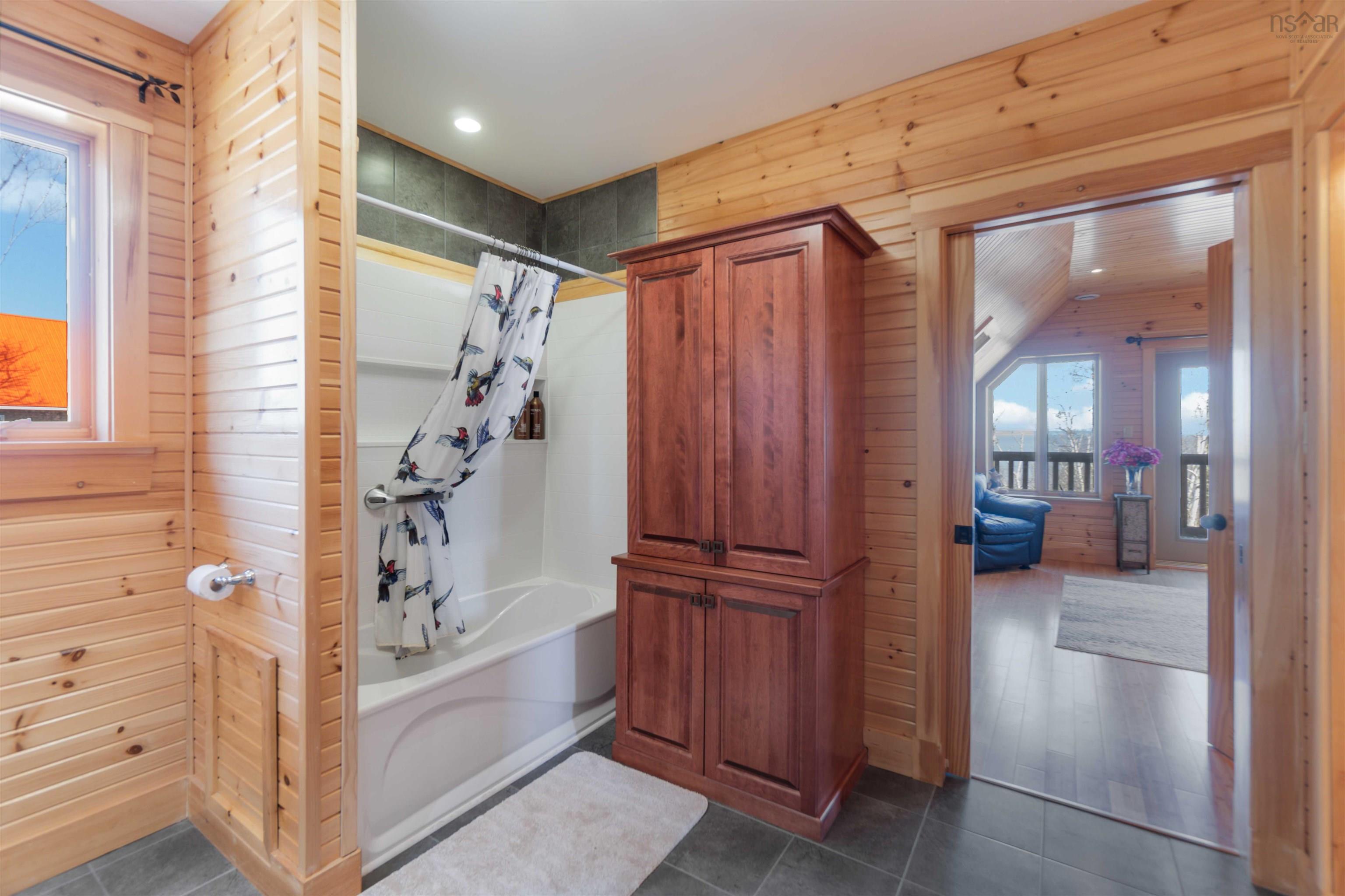 $799,900.00: 9 Karen Court, Cambridge