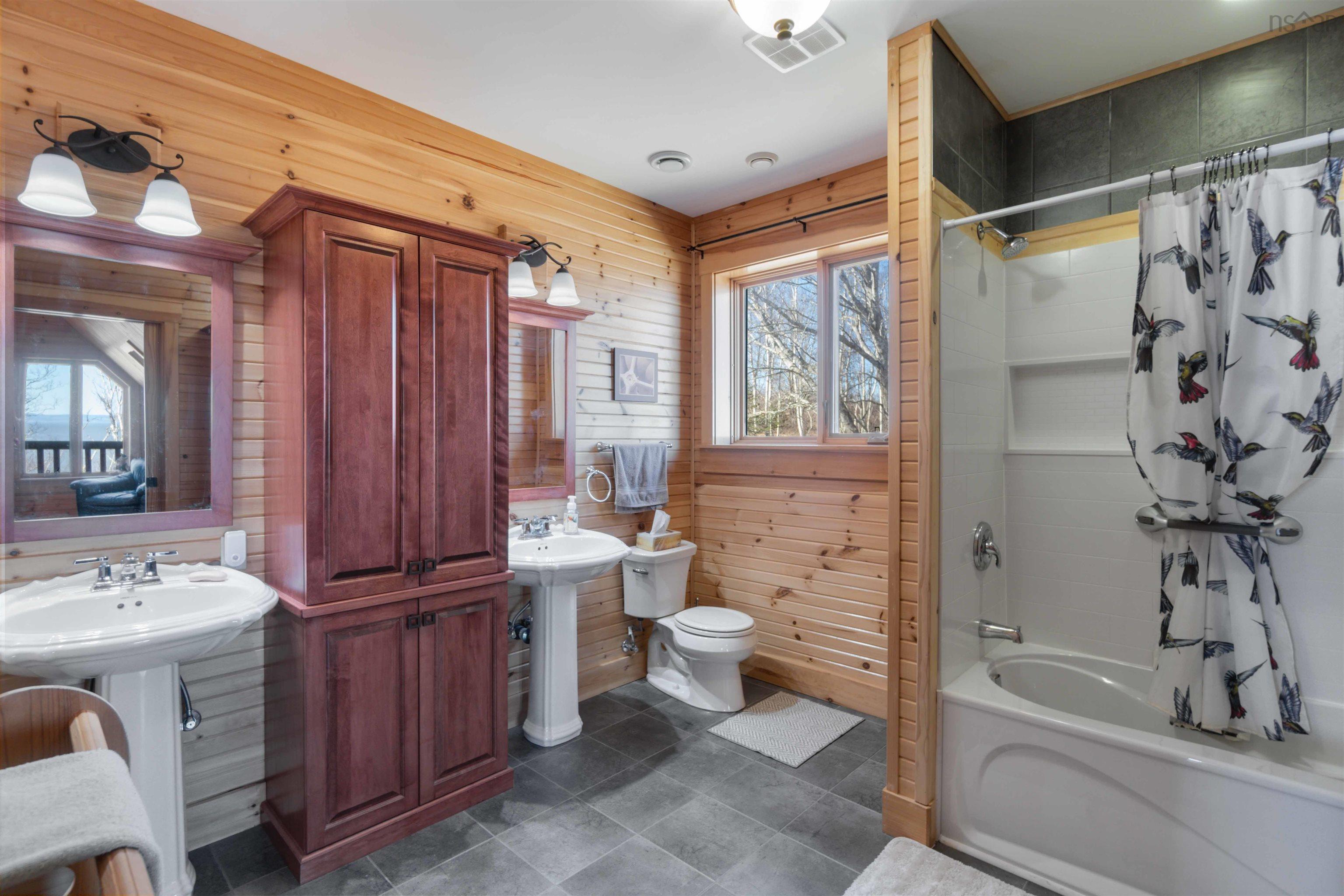 $799,900.00: 9 Karen Court, Cambridge