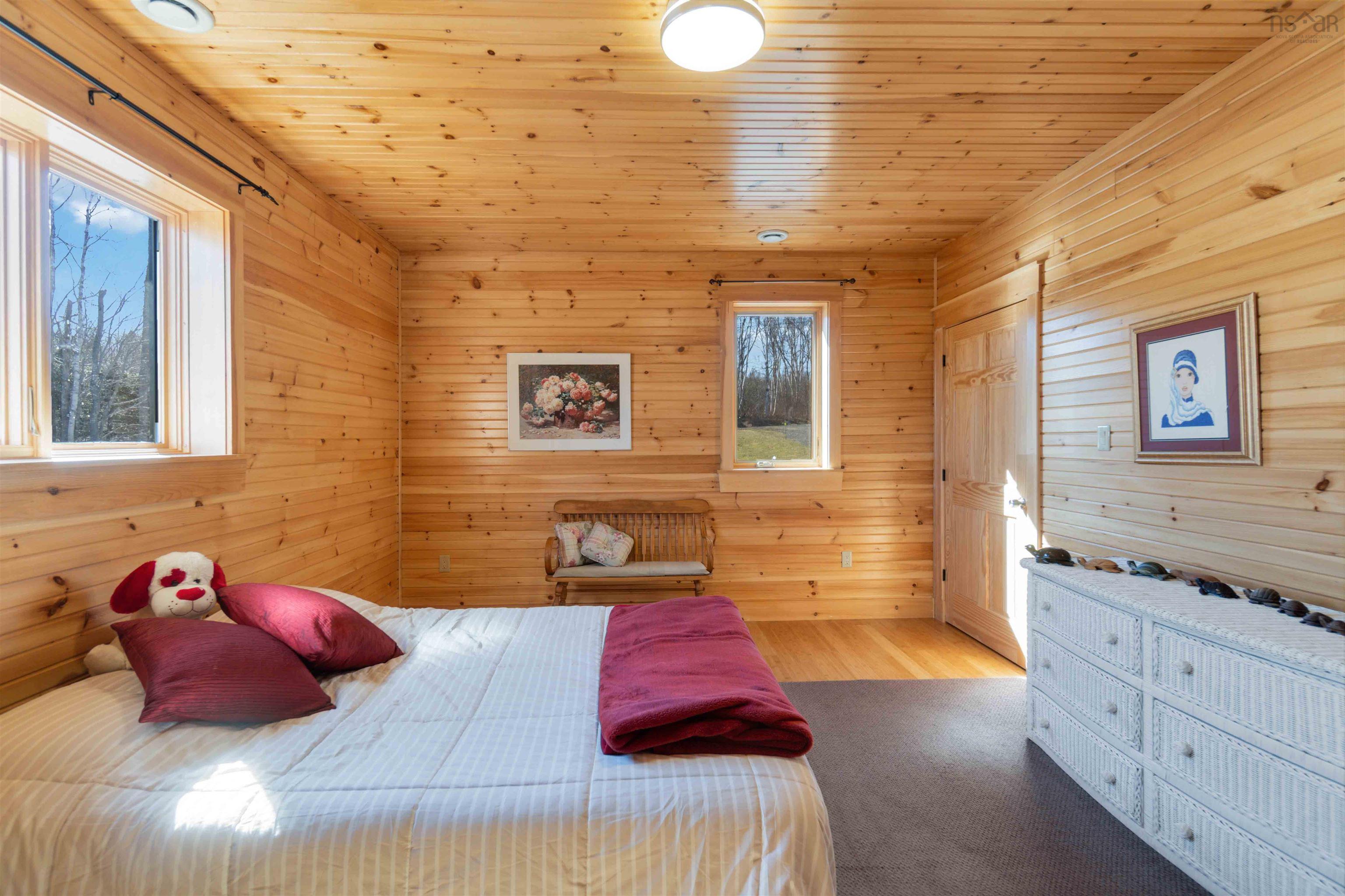 $799,900.00: 9 Karen Court, Cambridge