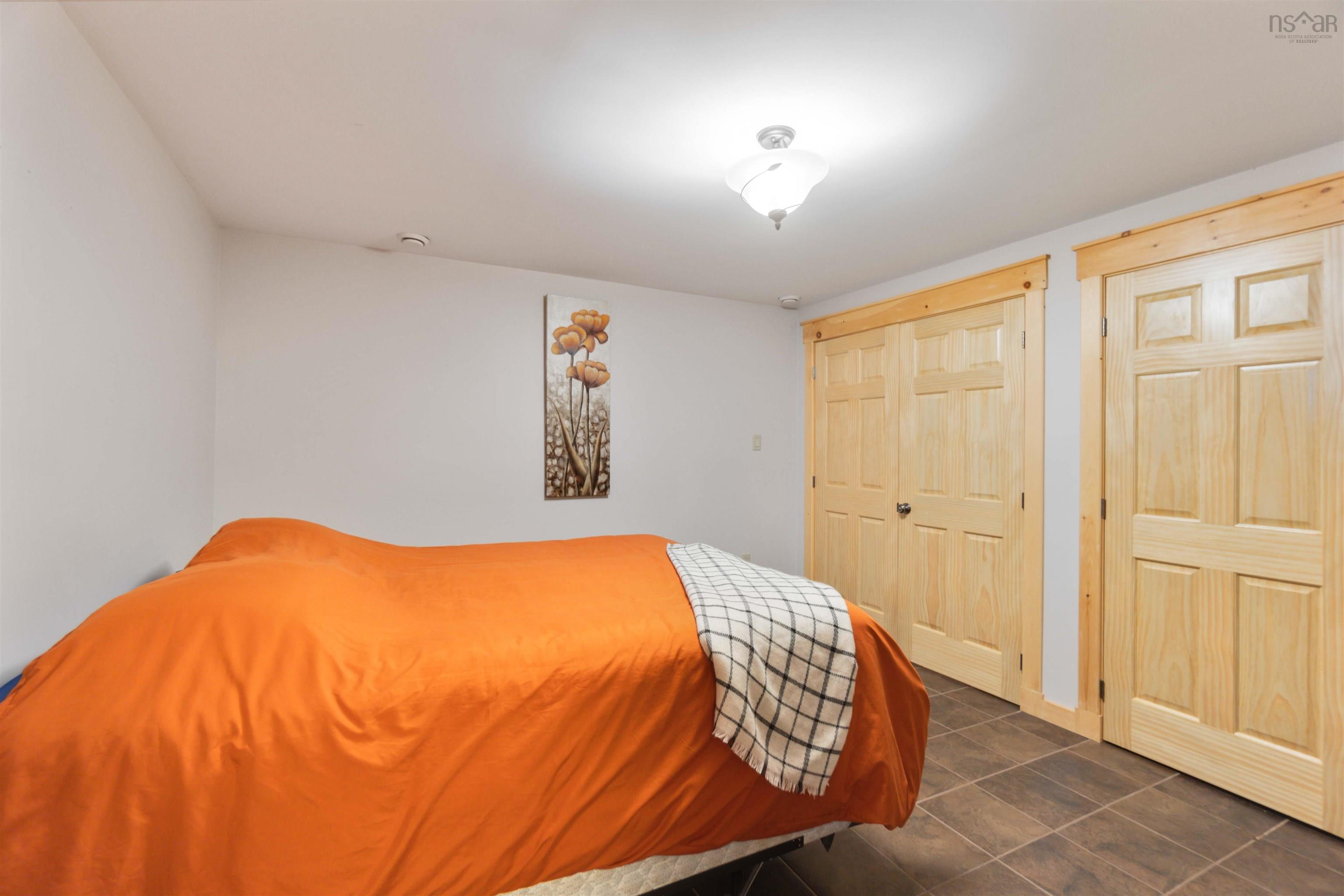 $799,900.00: 9 Karen Court, Cambridge