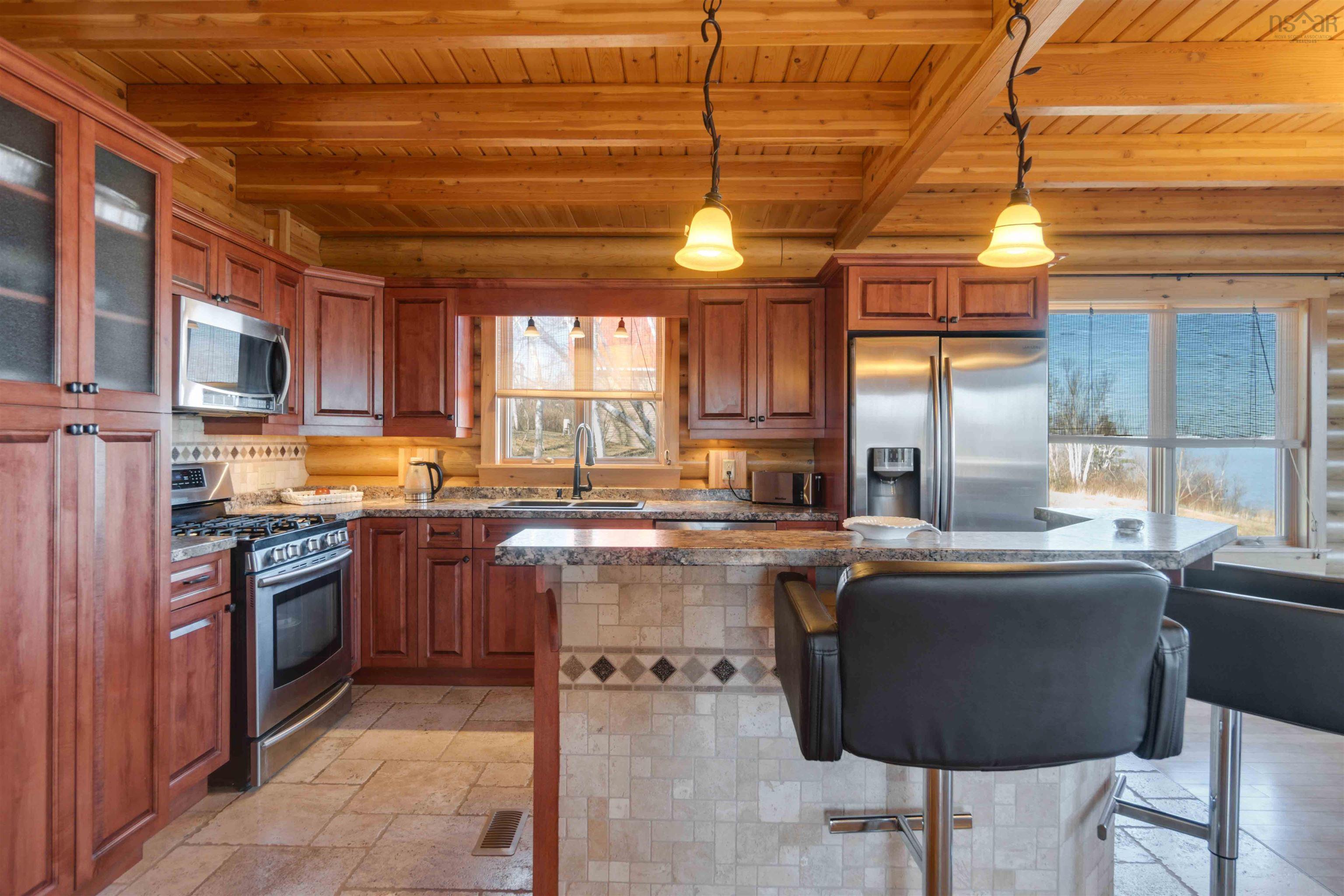 $799,900.00: 9 Karen Court, Cambridge