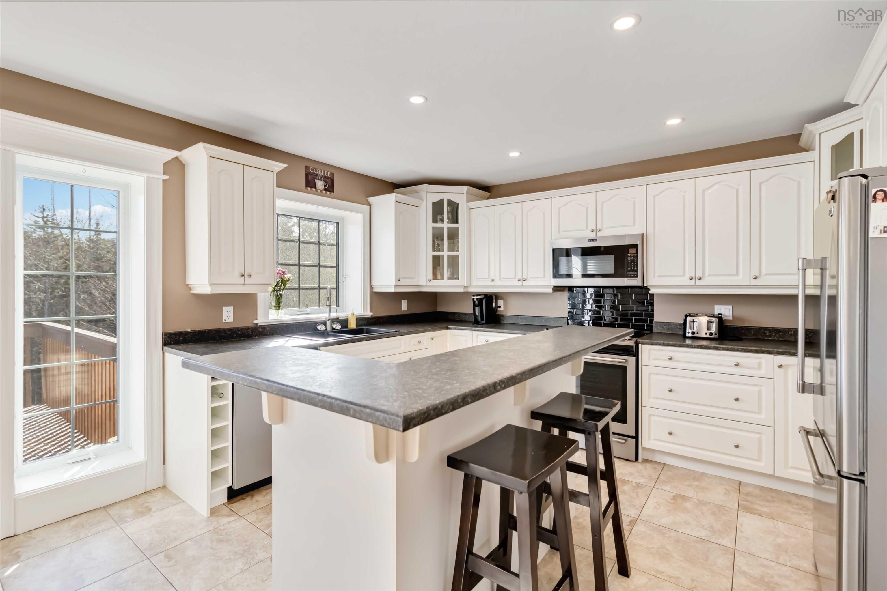 $699,900.00: 74 Deerhurst Lane, Beaver Bank