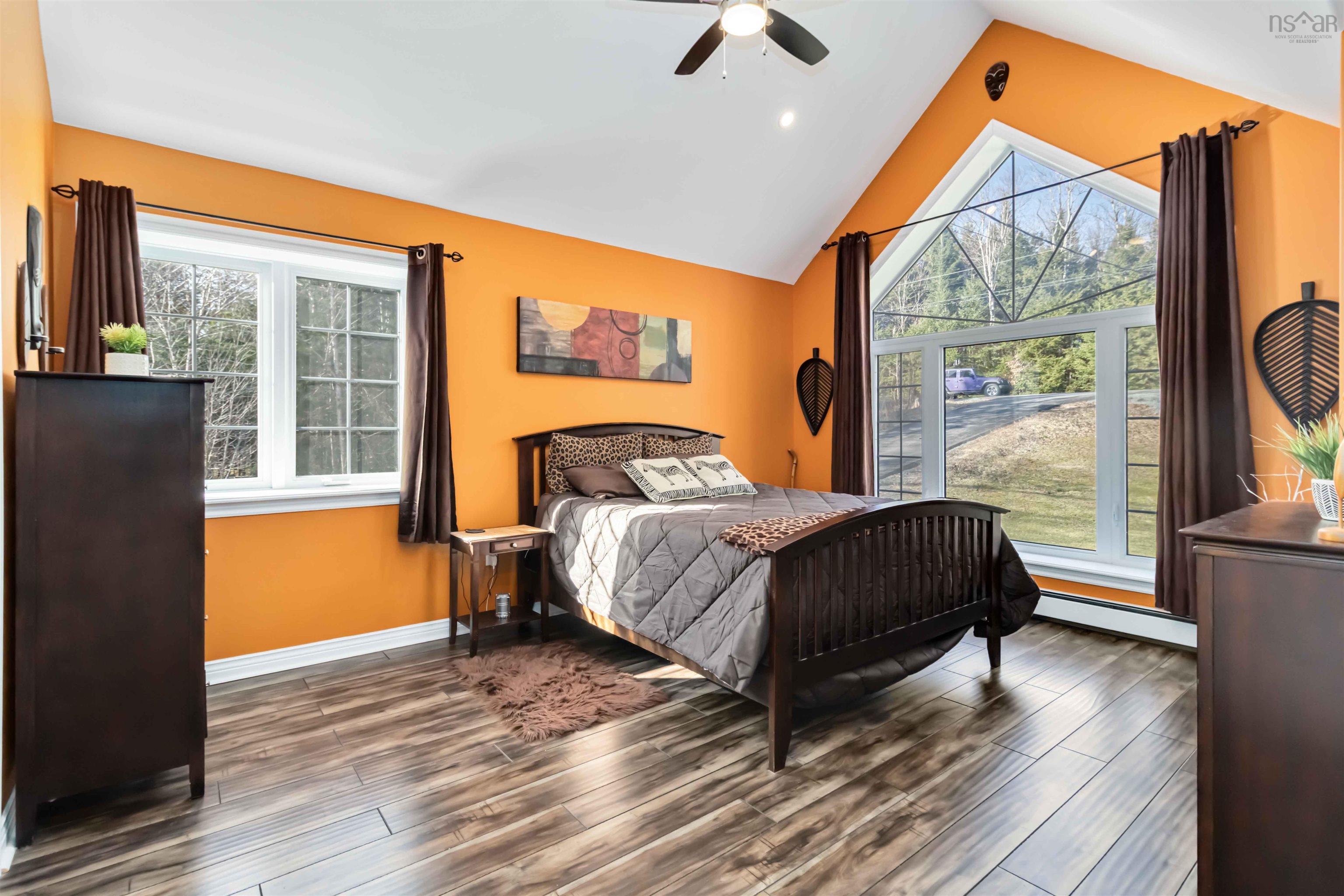 $699,900.00: 74 Deerhurst Lane, Beaver Bank