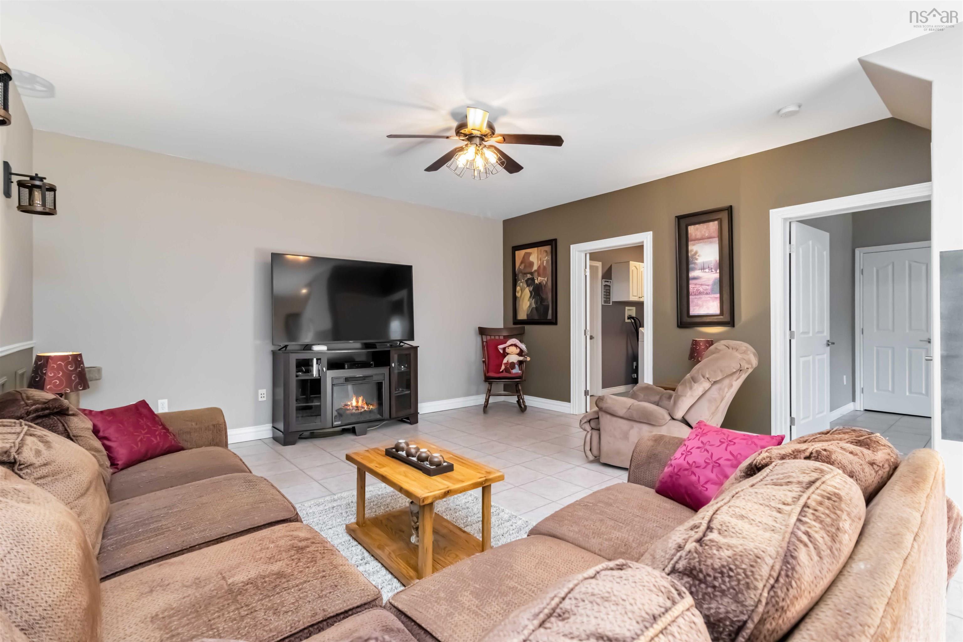 $699,900.00: 74 Deerhurst Lane, Beaver Bank