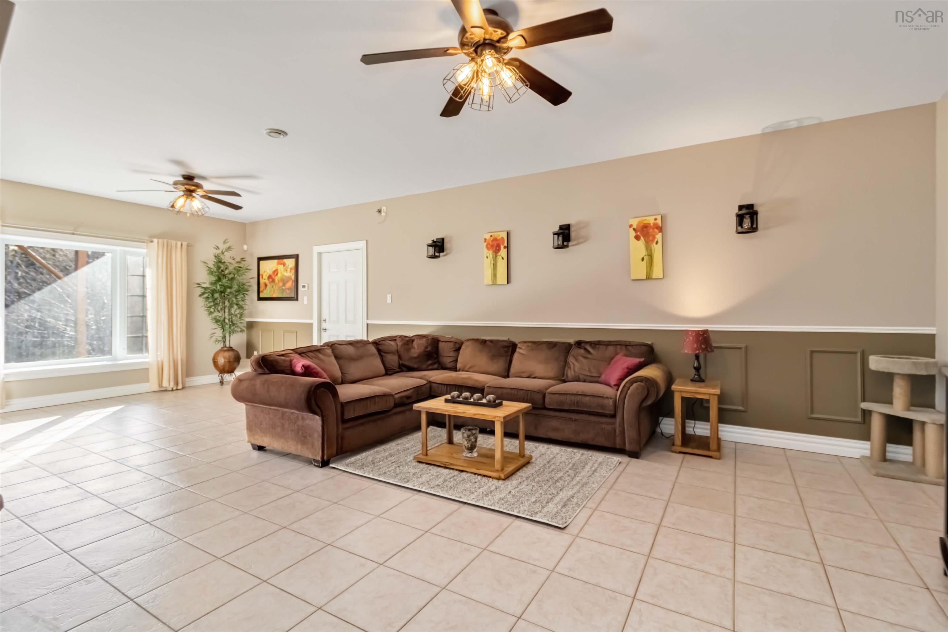 $699,900.00: 74 Deerhurst Lane, Beaver Bank