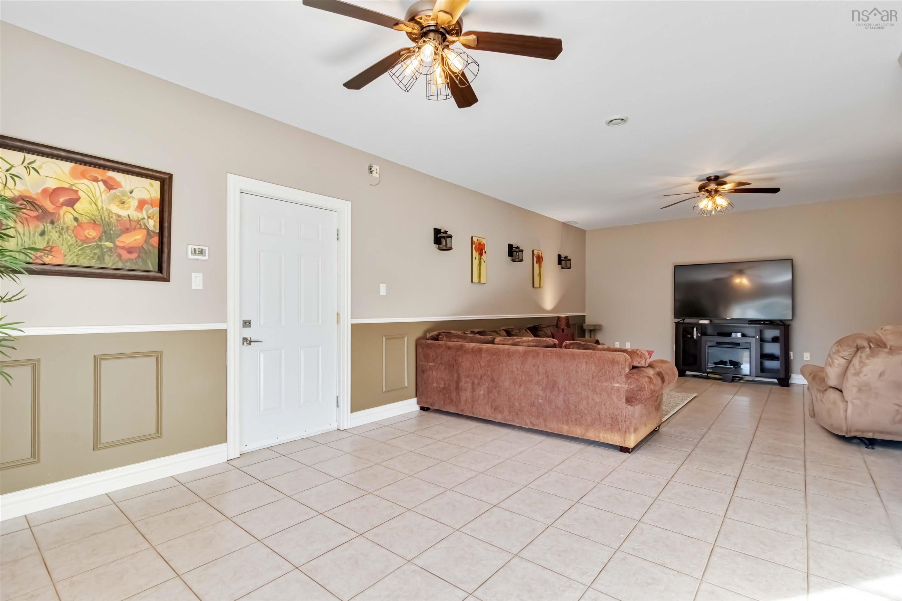 $699,900.00: 74 Deerhurst Lane, Beaver Bank