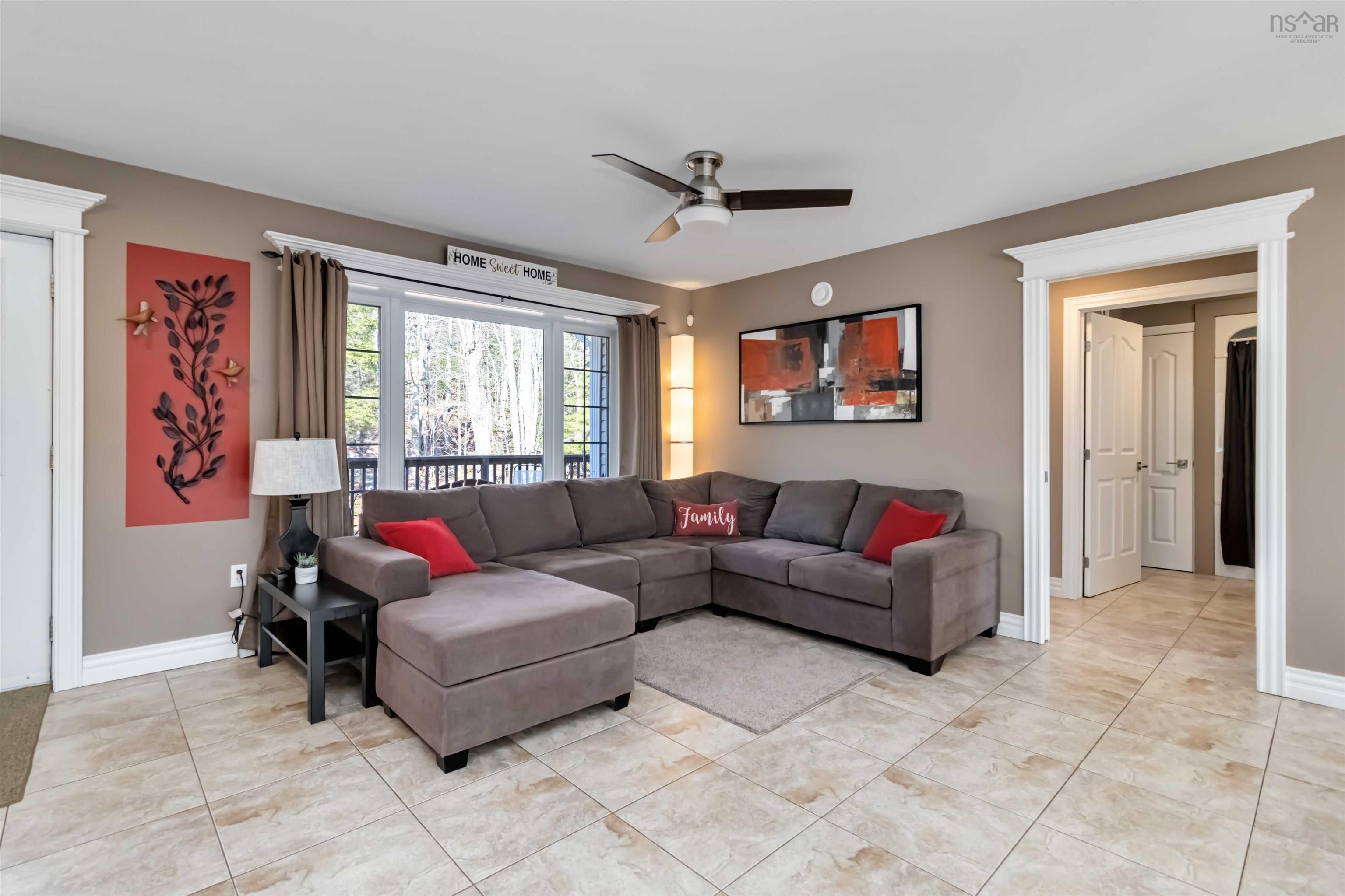 $699,900.00: 74 Deerhurst Lane, Beaver Bank