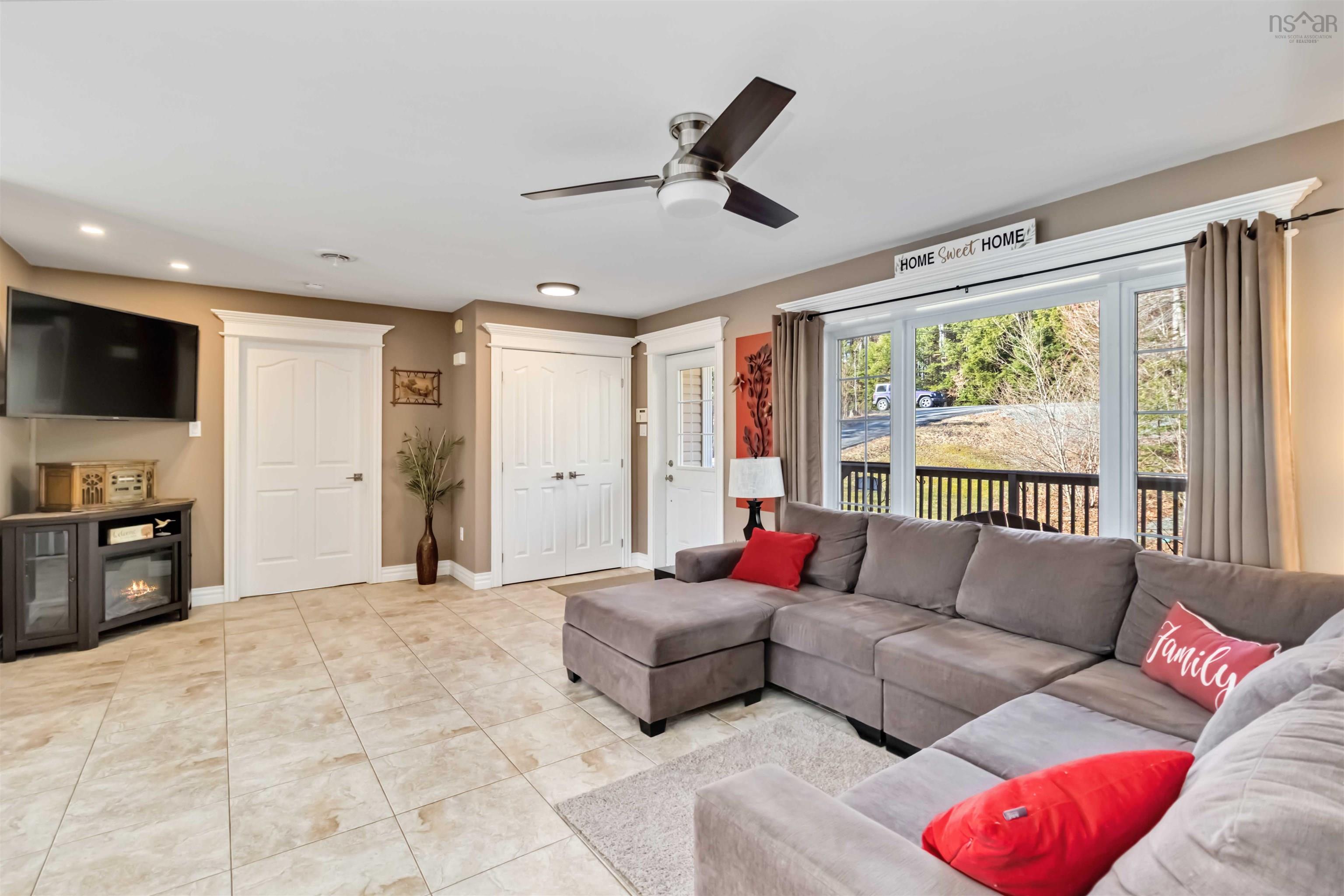 $699,900.00: 74 Deerhurst Lane, Beaver Bank