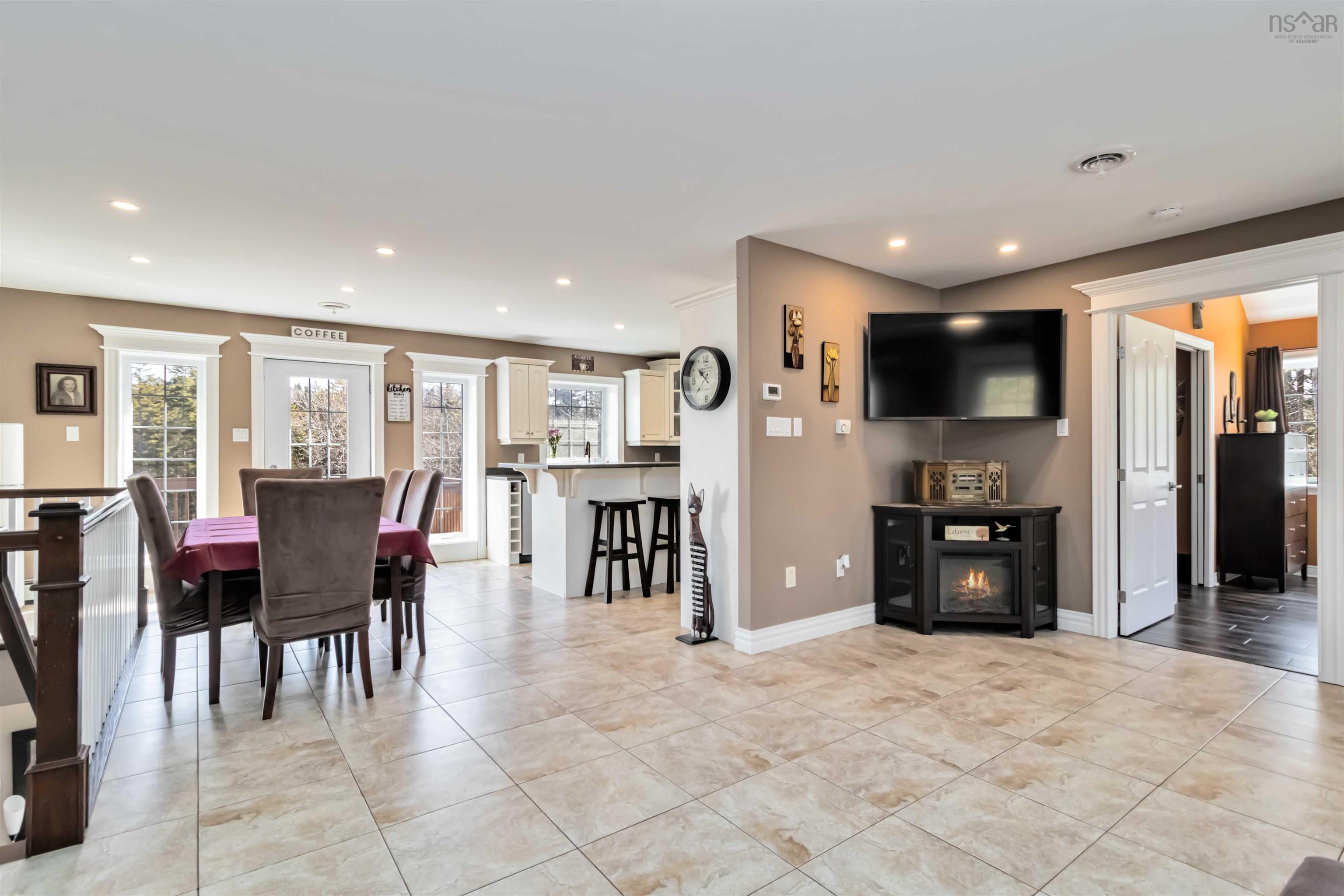 $699,900.00: 74 Deerhurst Lane, Beaver Bank
