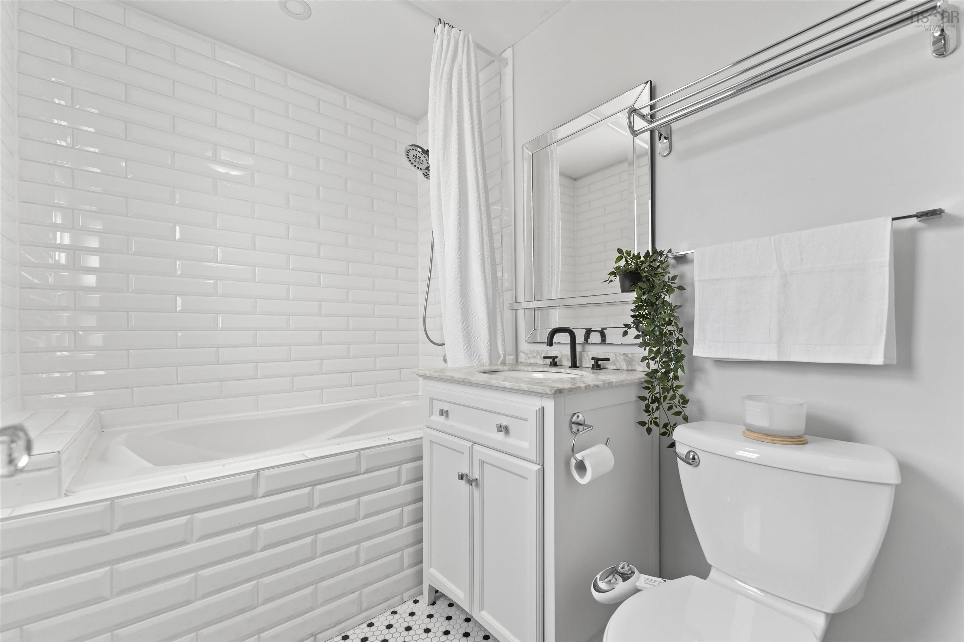 $649,900.00: 3699/3701 Robie Street, Halifax