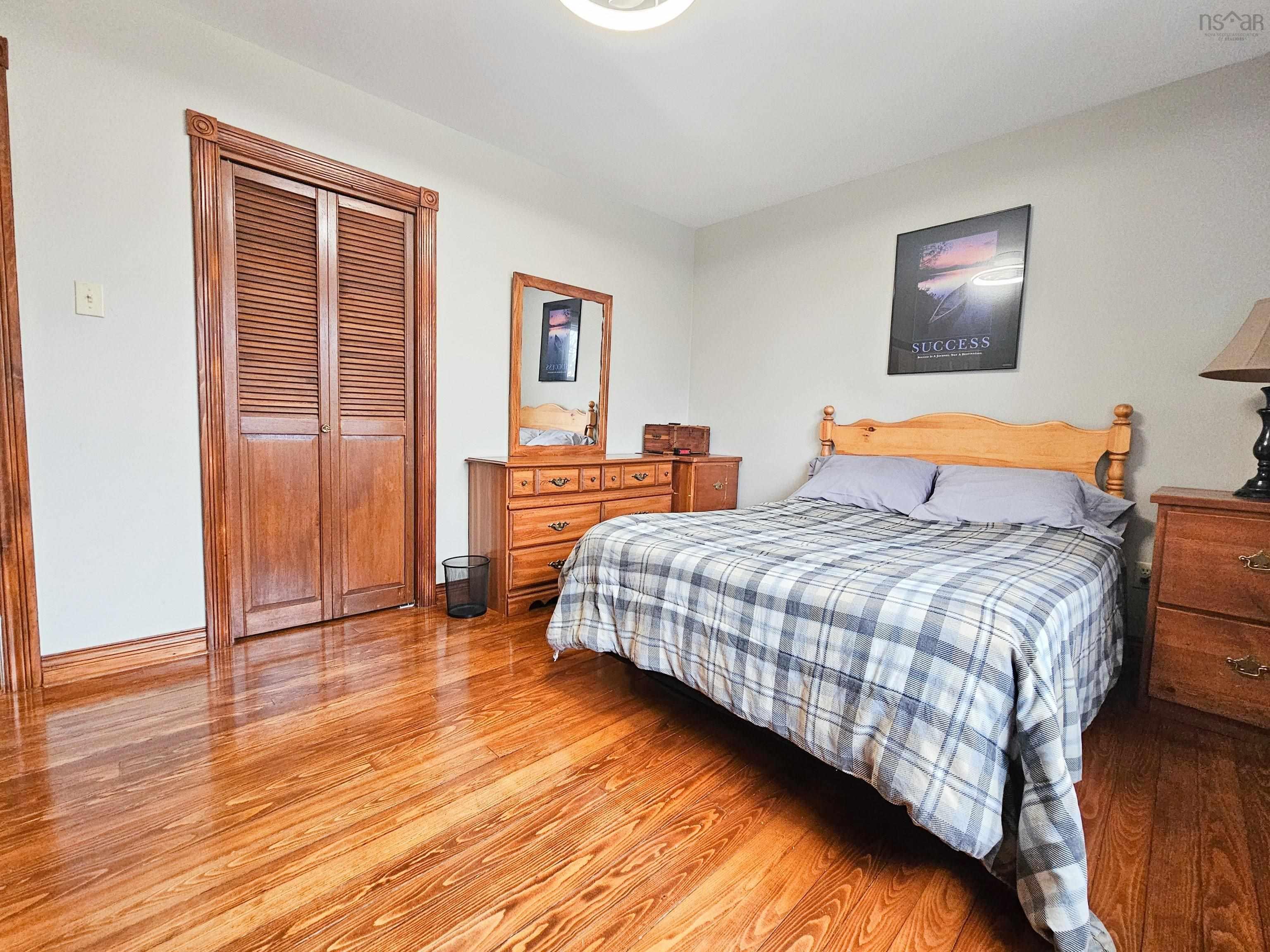 $450,000.00: 24 Carriage Lane, Lower Truro