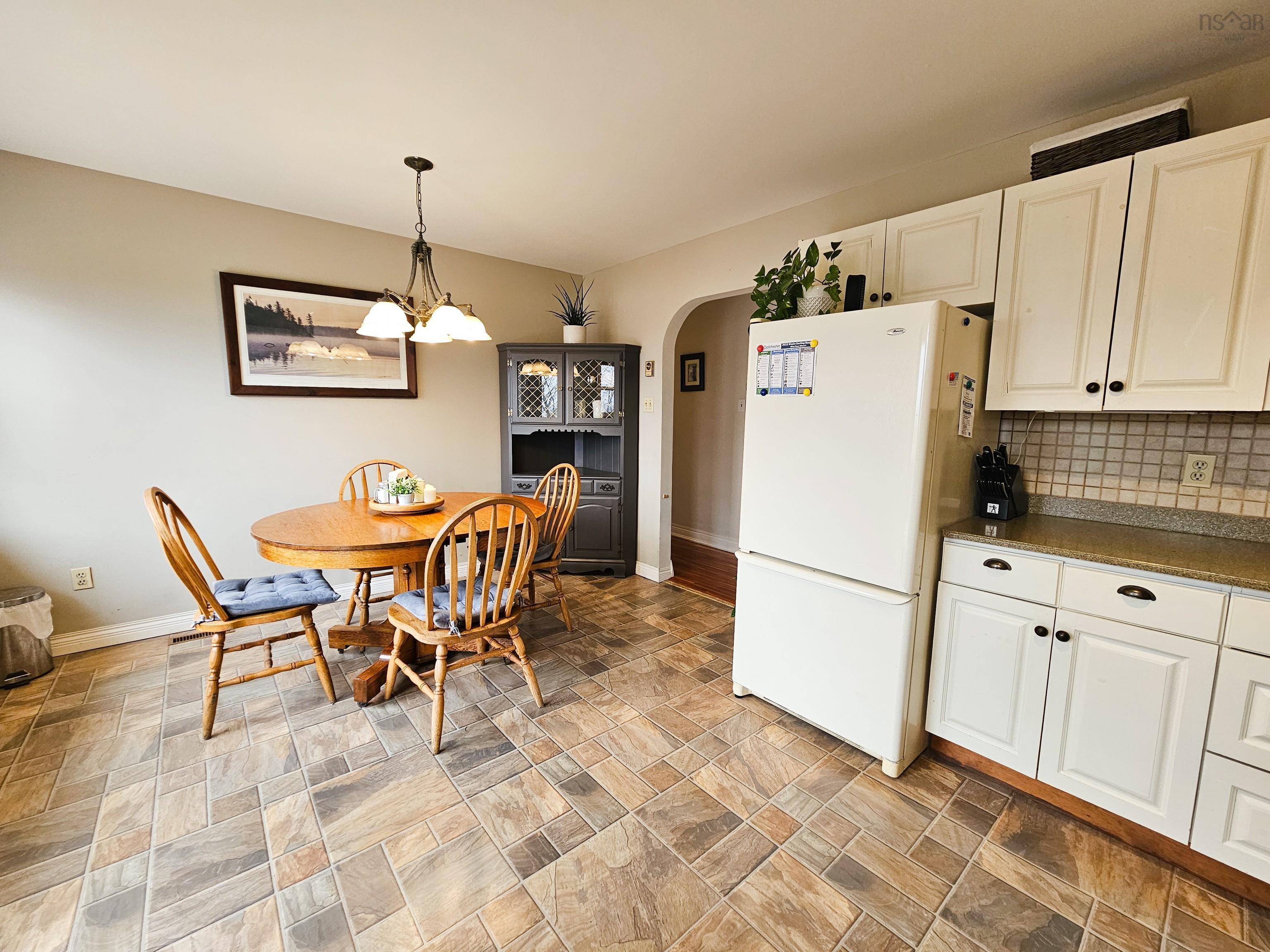 $450,000.00: 24 Carriage Lane, Lower Truro