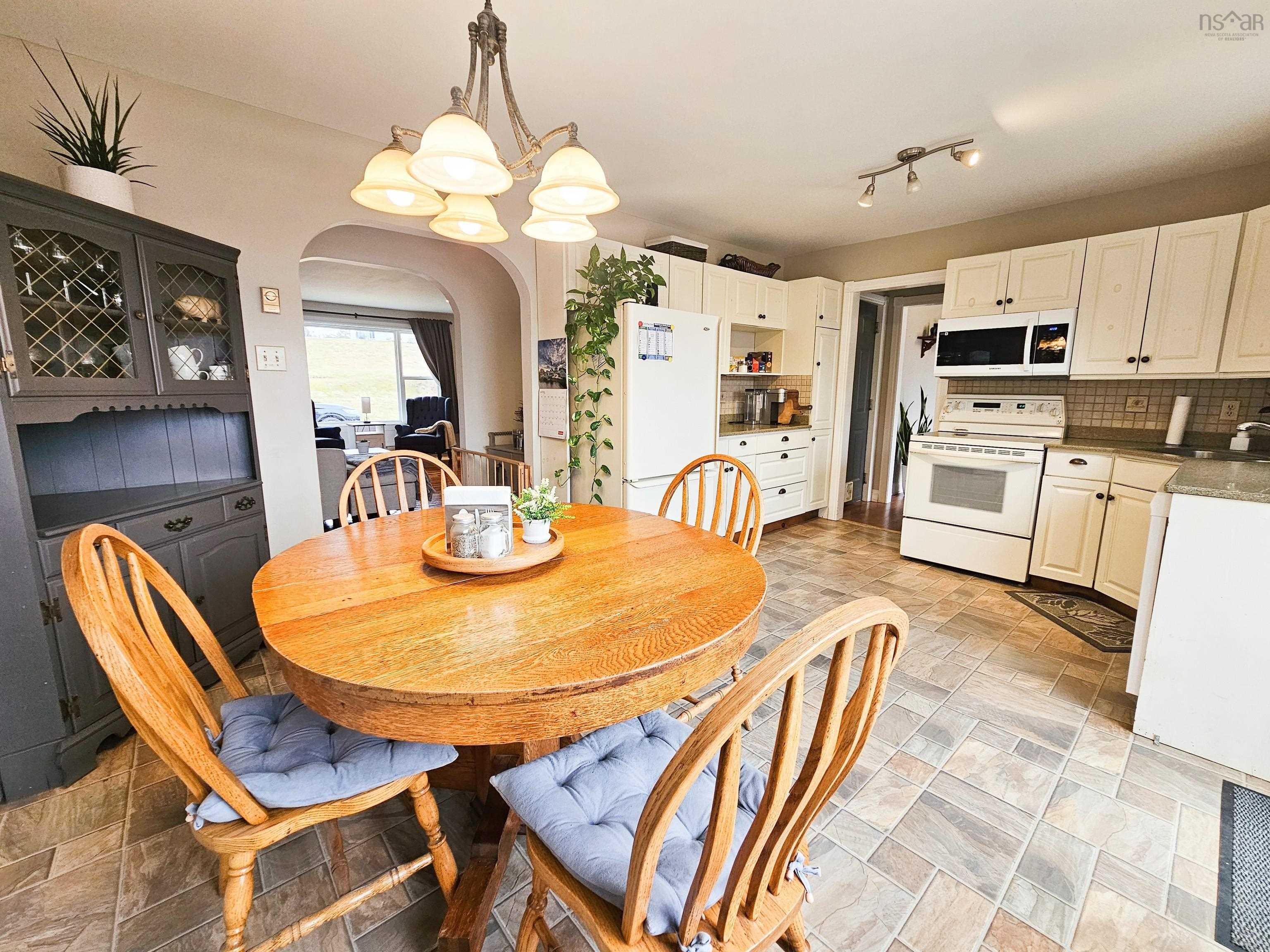 $450,000.00: 24 Carriage Lane, Lower Truro