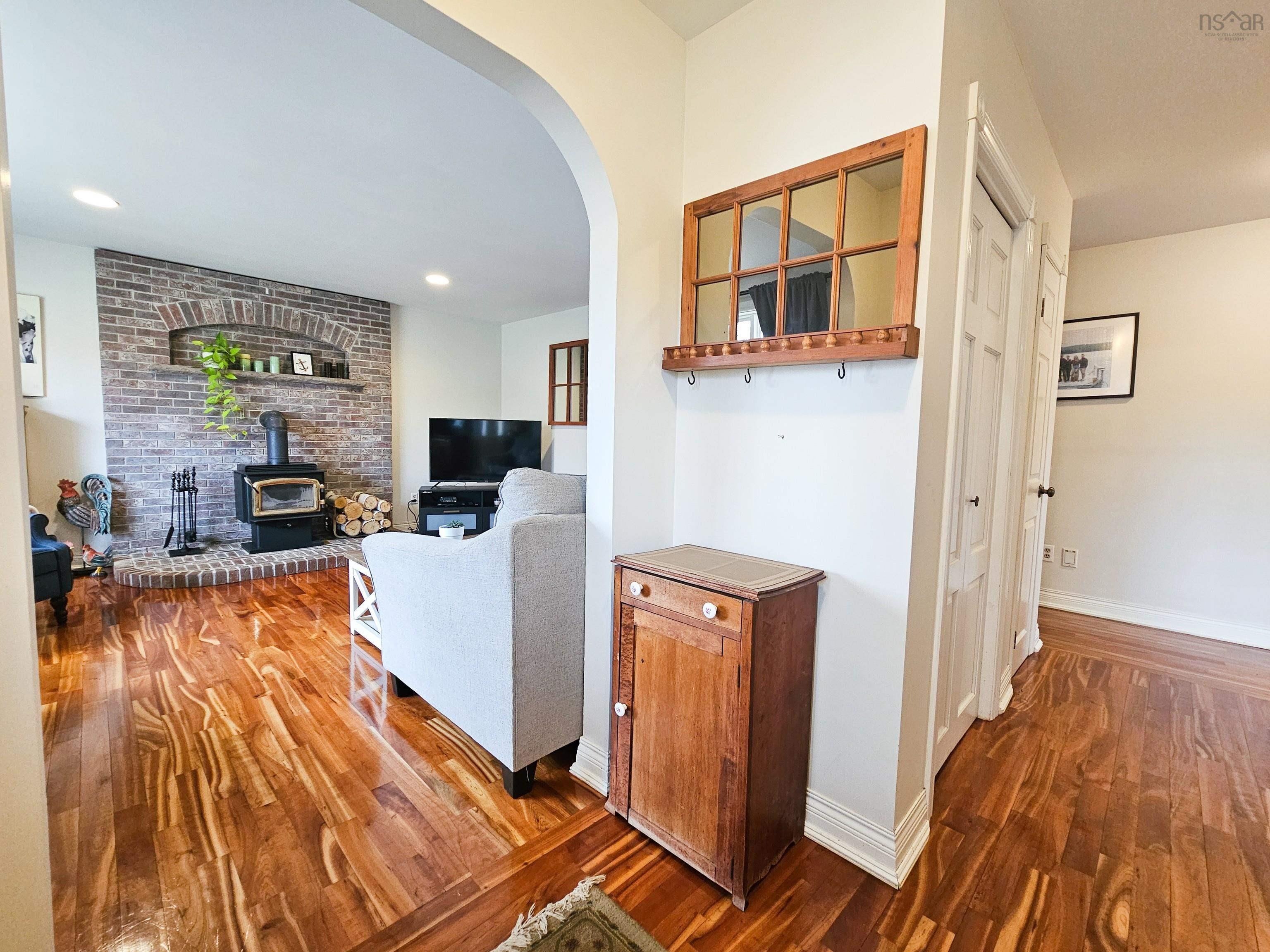 $450,000.00: 24 Carriage Lane, Lower Truro