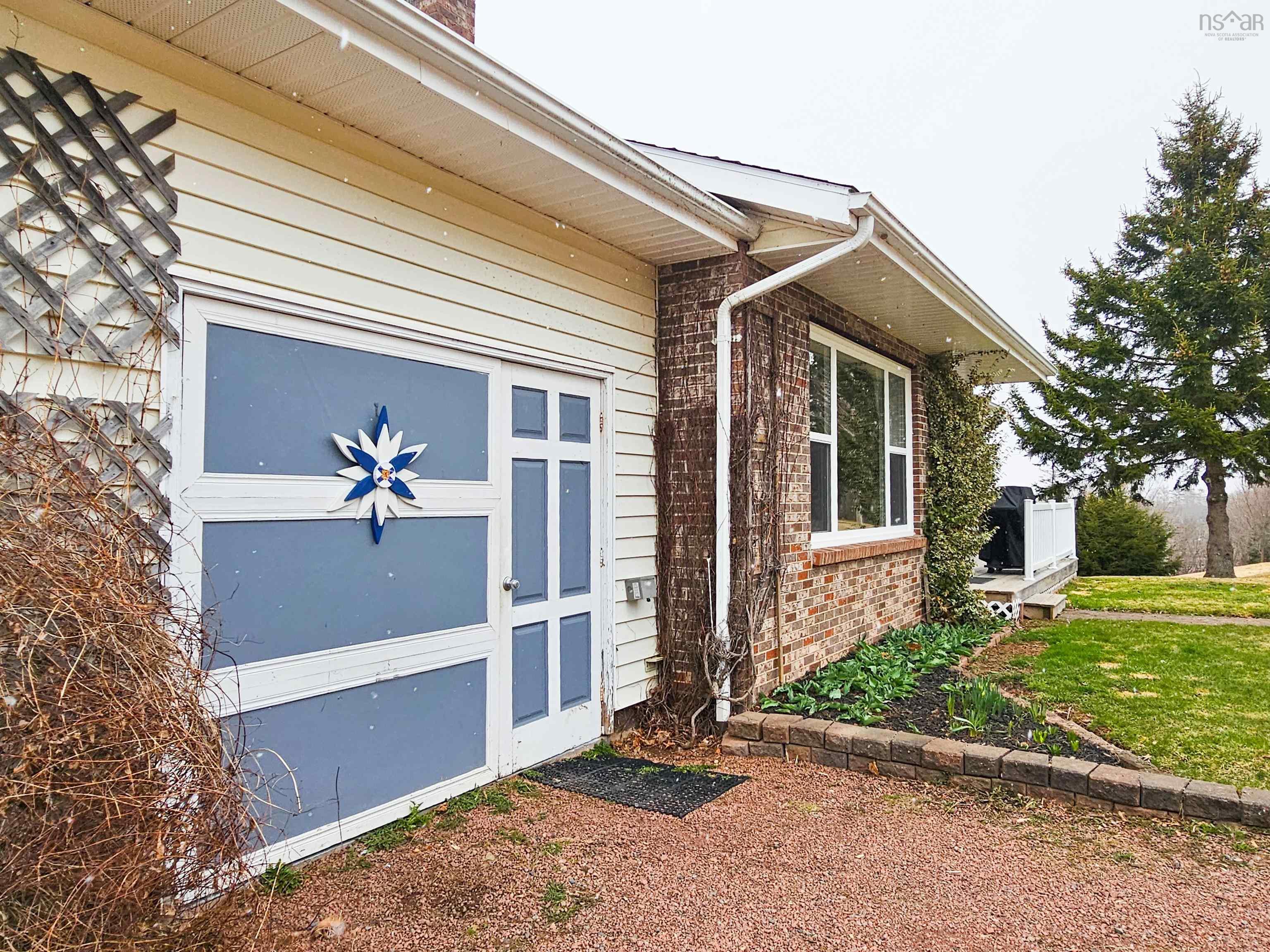 $450,000.00: 24 Carriage Lane, Lower Truro