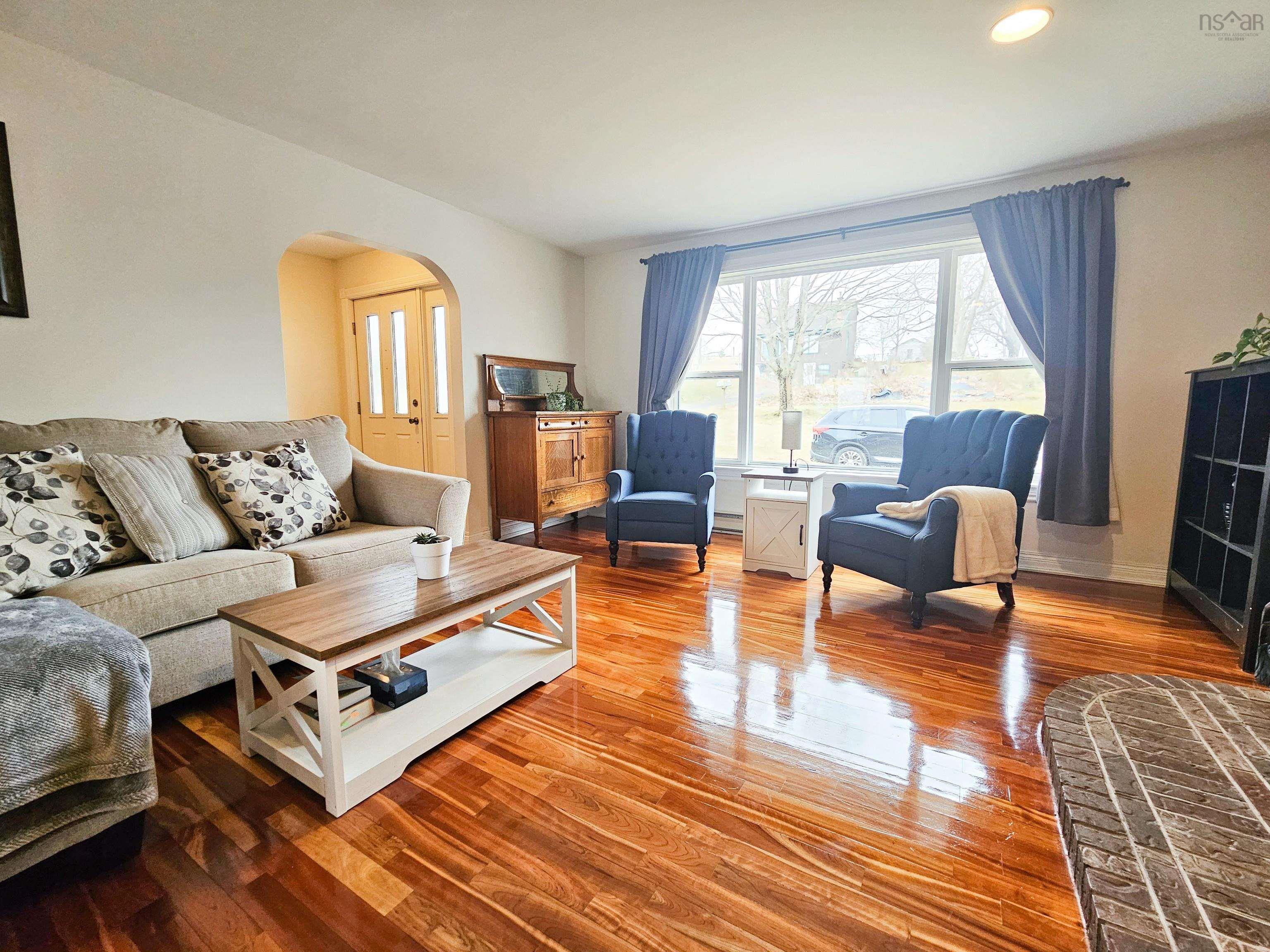 $450,000.00: 24 Carriage Lane, Lower Truro