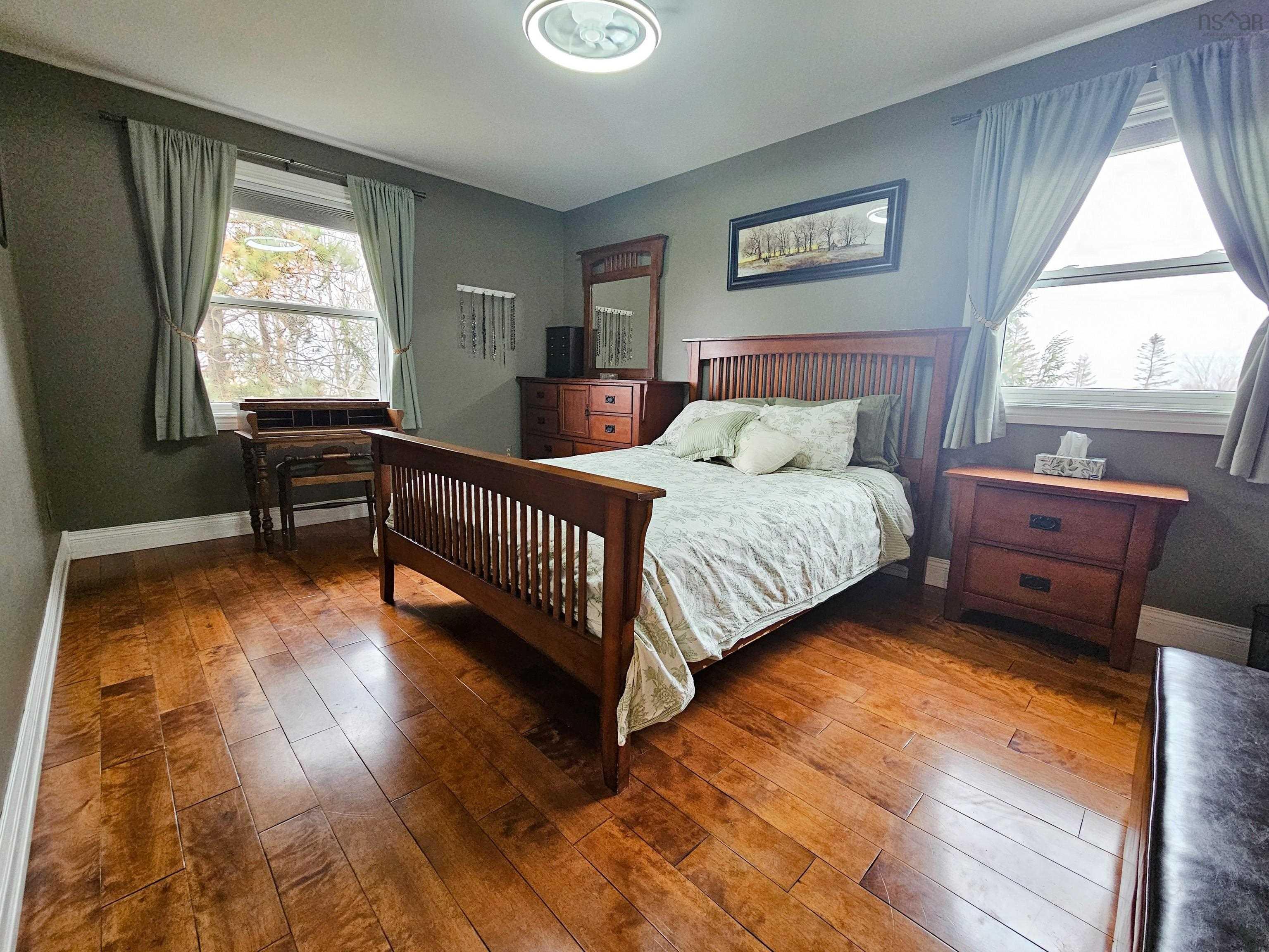 $450,000.00: 24 Carriage Lane, Lower Truro