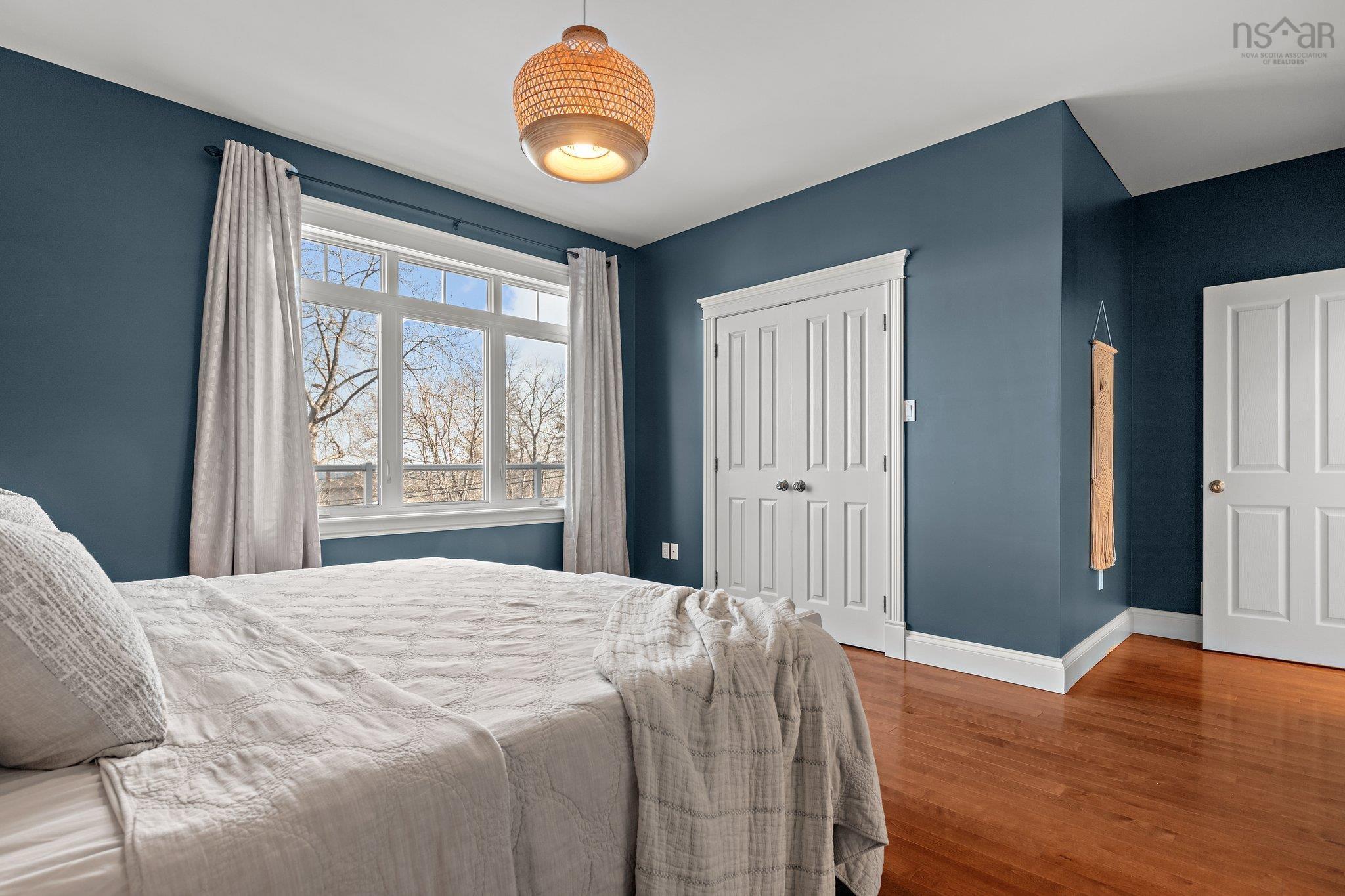 $699,900.00: 17 Douglas Drive, Bedford