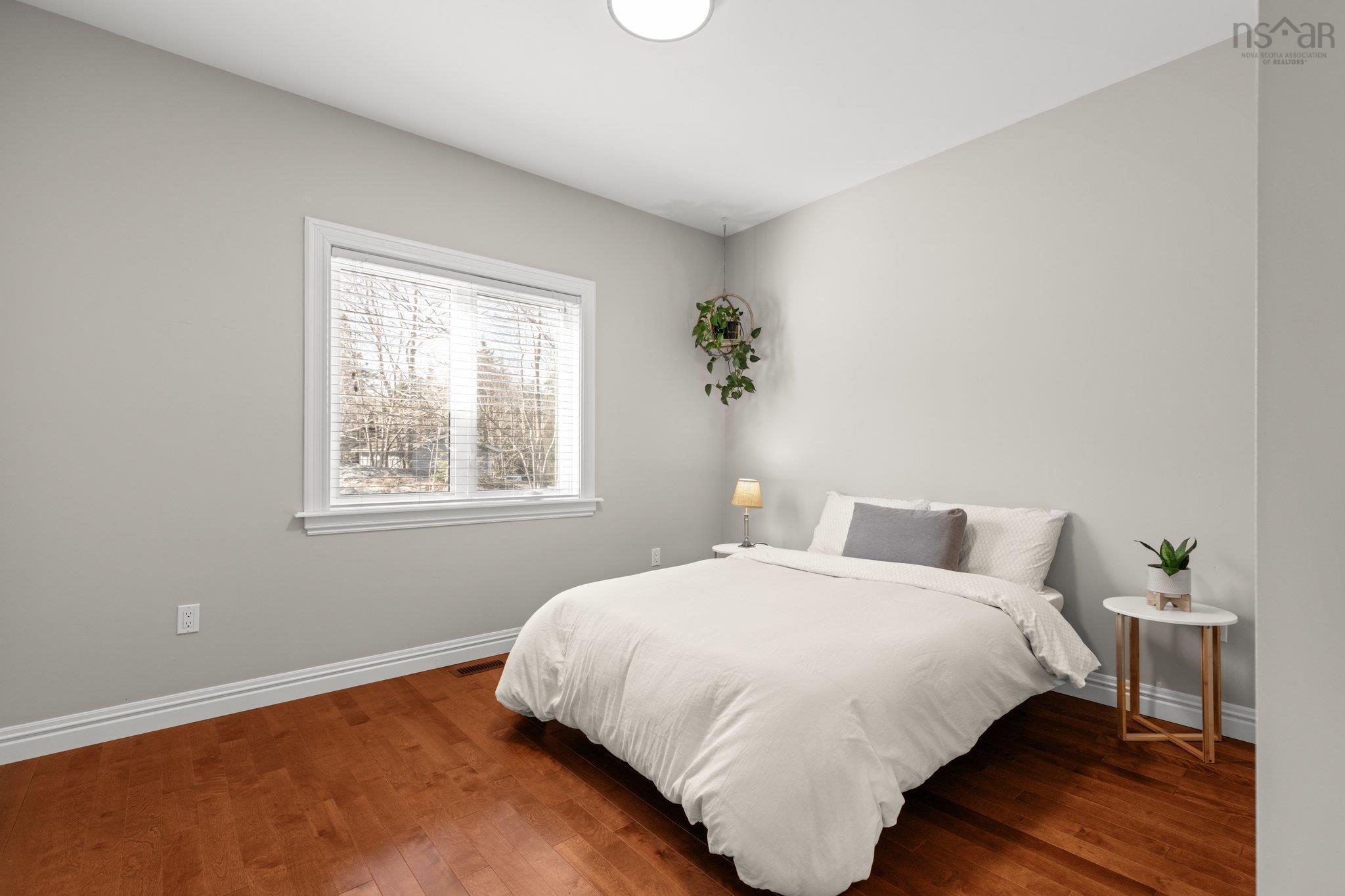 $699,900.00: 17 Douglas Drive, Bedford