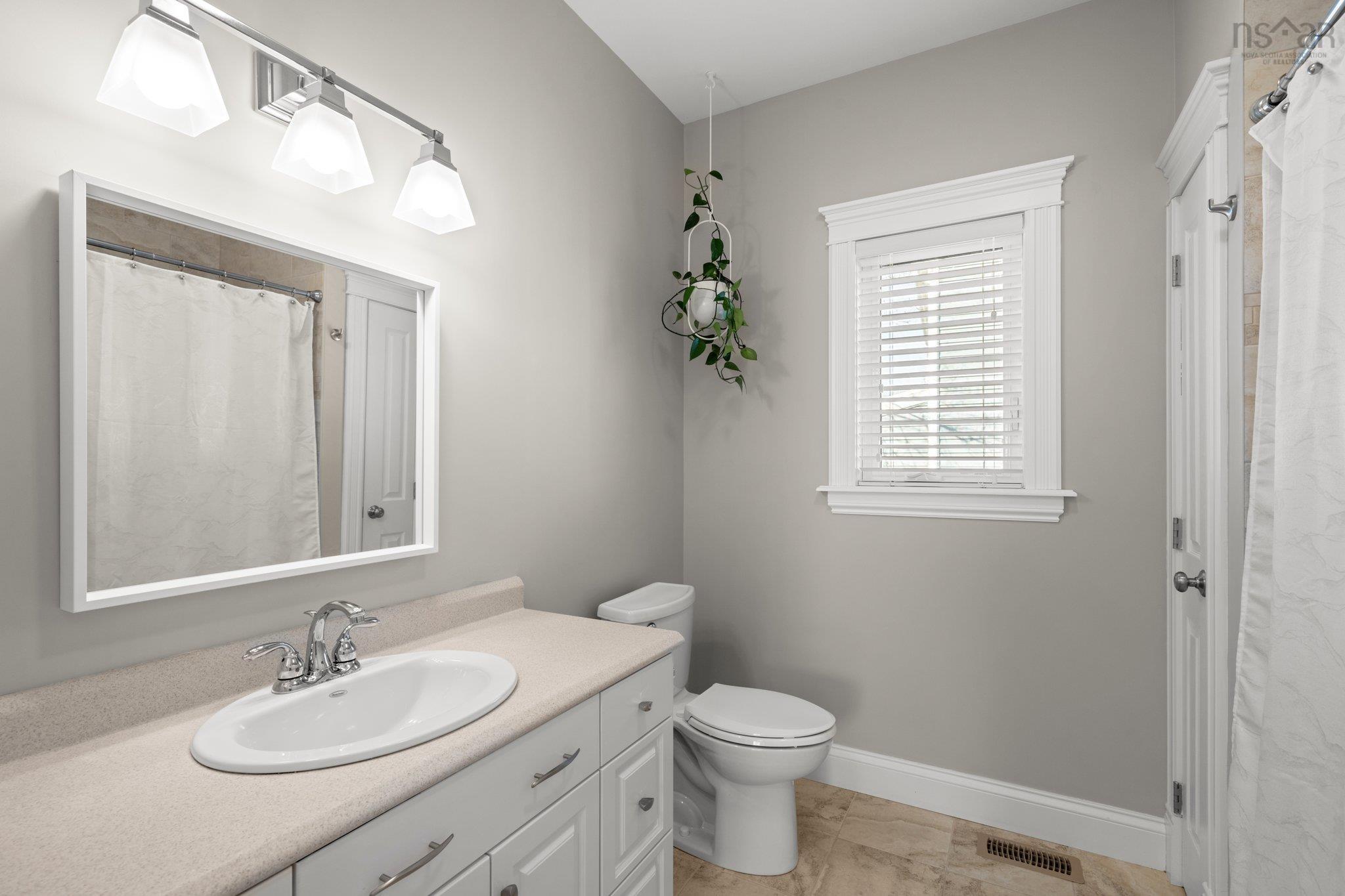 $699,900.00: 17 Douglas Drive, Bedford