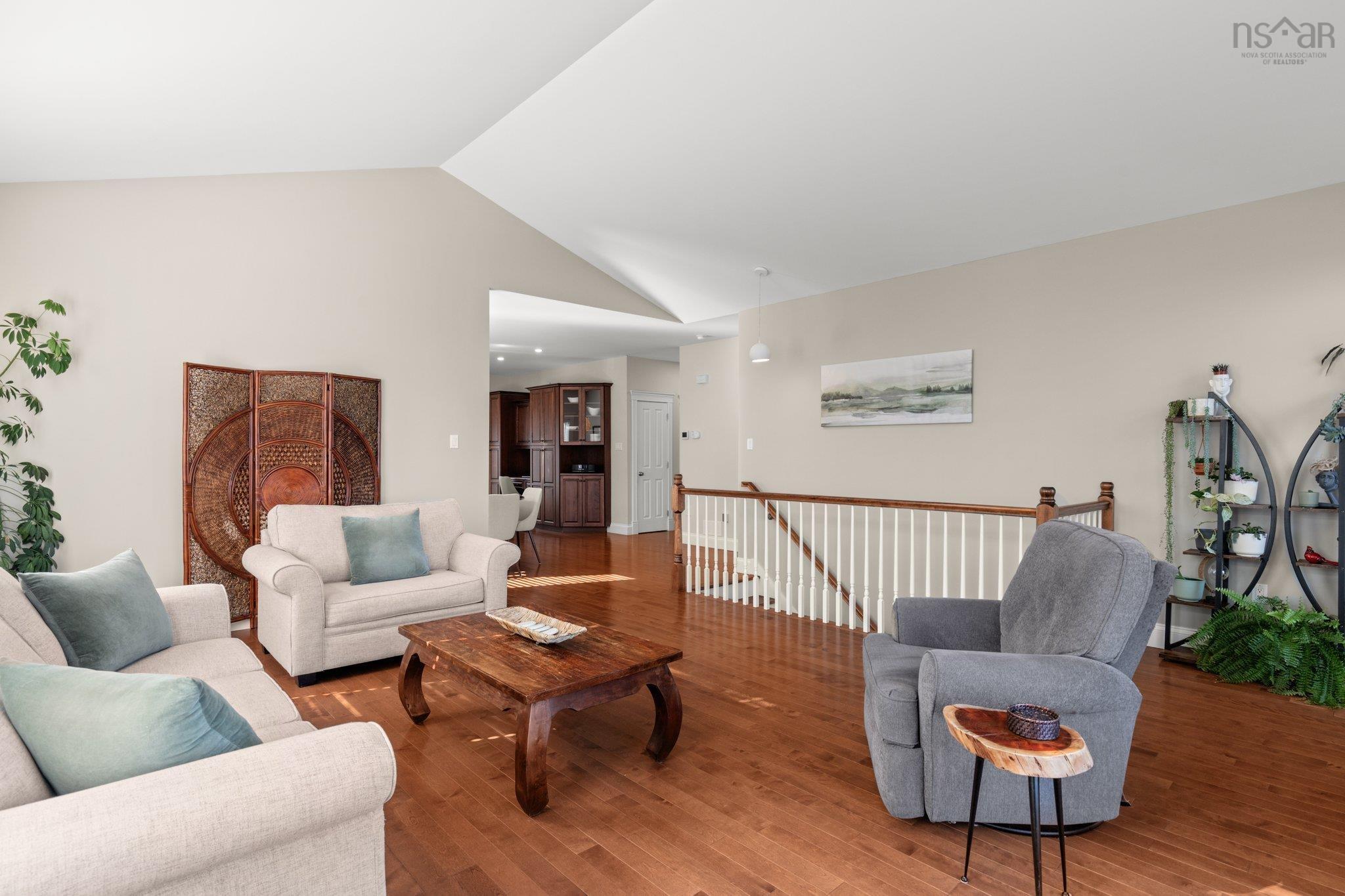 $699,900.00: 17 Douglas Drive, Bedford