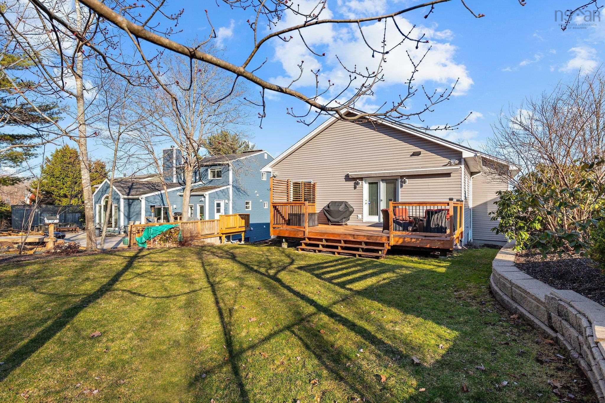 $699,900.00: 17 Douglas Drive, Bedford