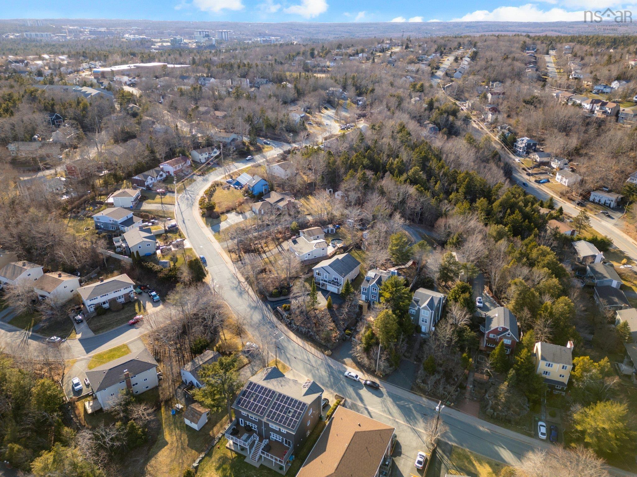$699,900.00: 17 Douglas Drive, Bedford