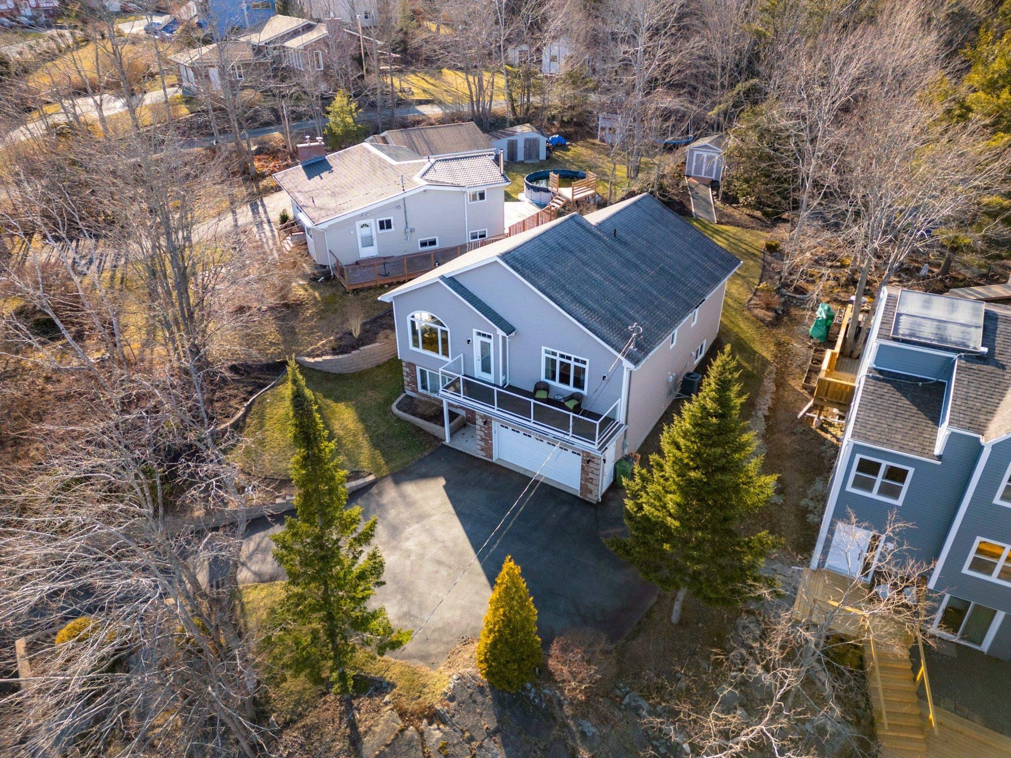 $699,900.00: 17 Douglas Drive, Bedford