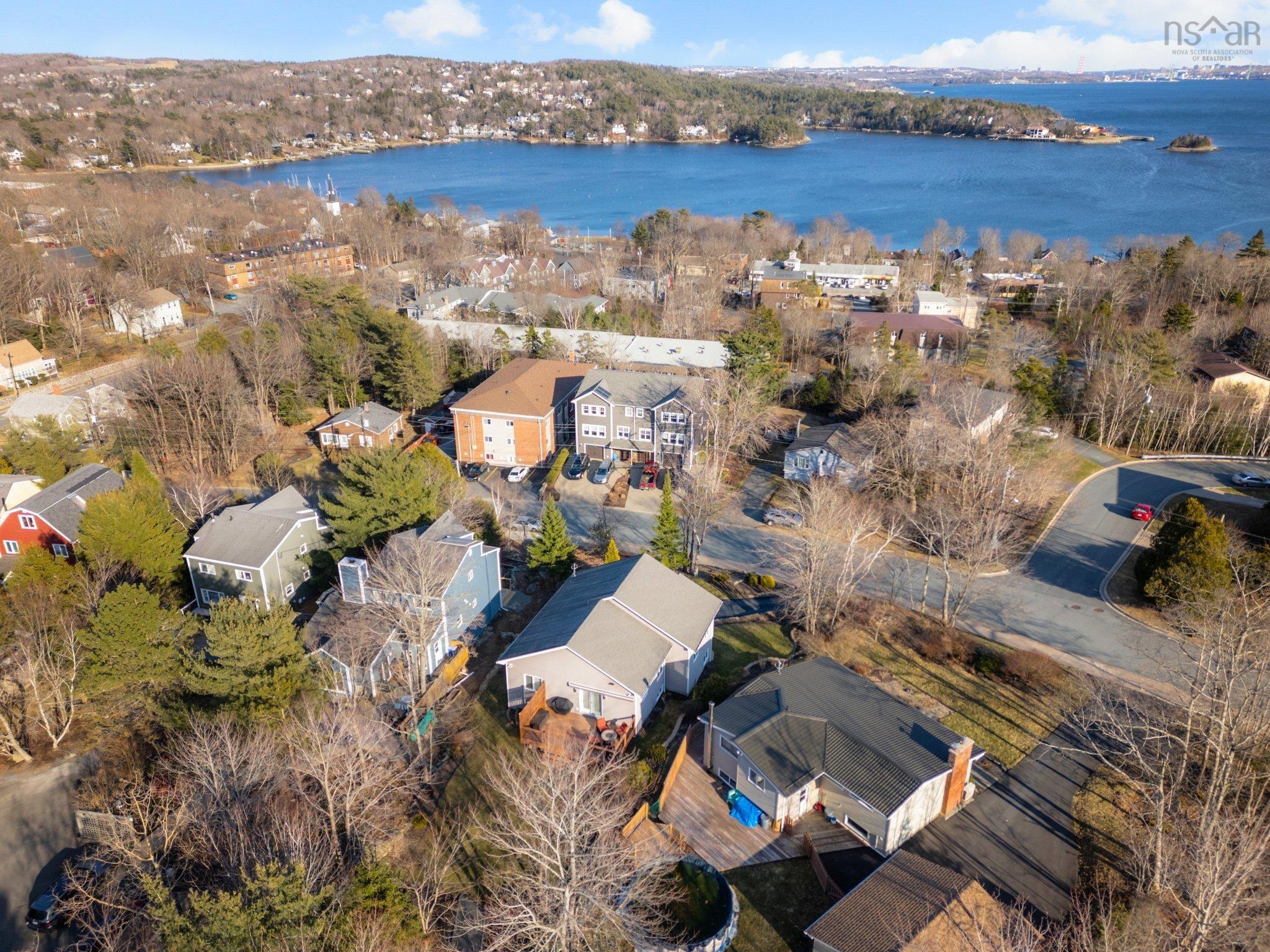 $699,900.00: 17 Douglas Drive, Bedford