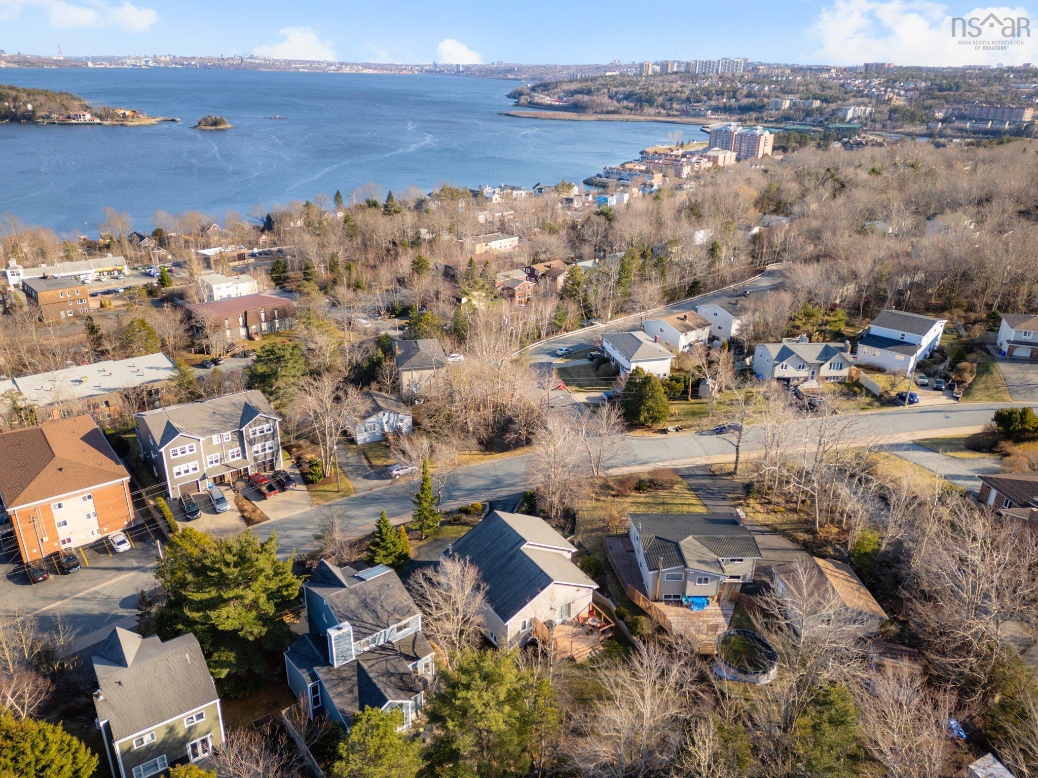 $699,900.00: 17 Douglas Drive, Bedford