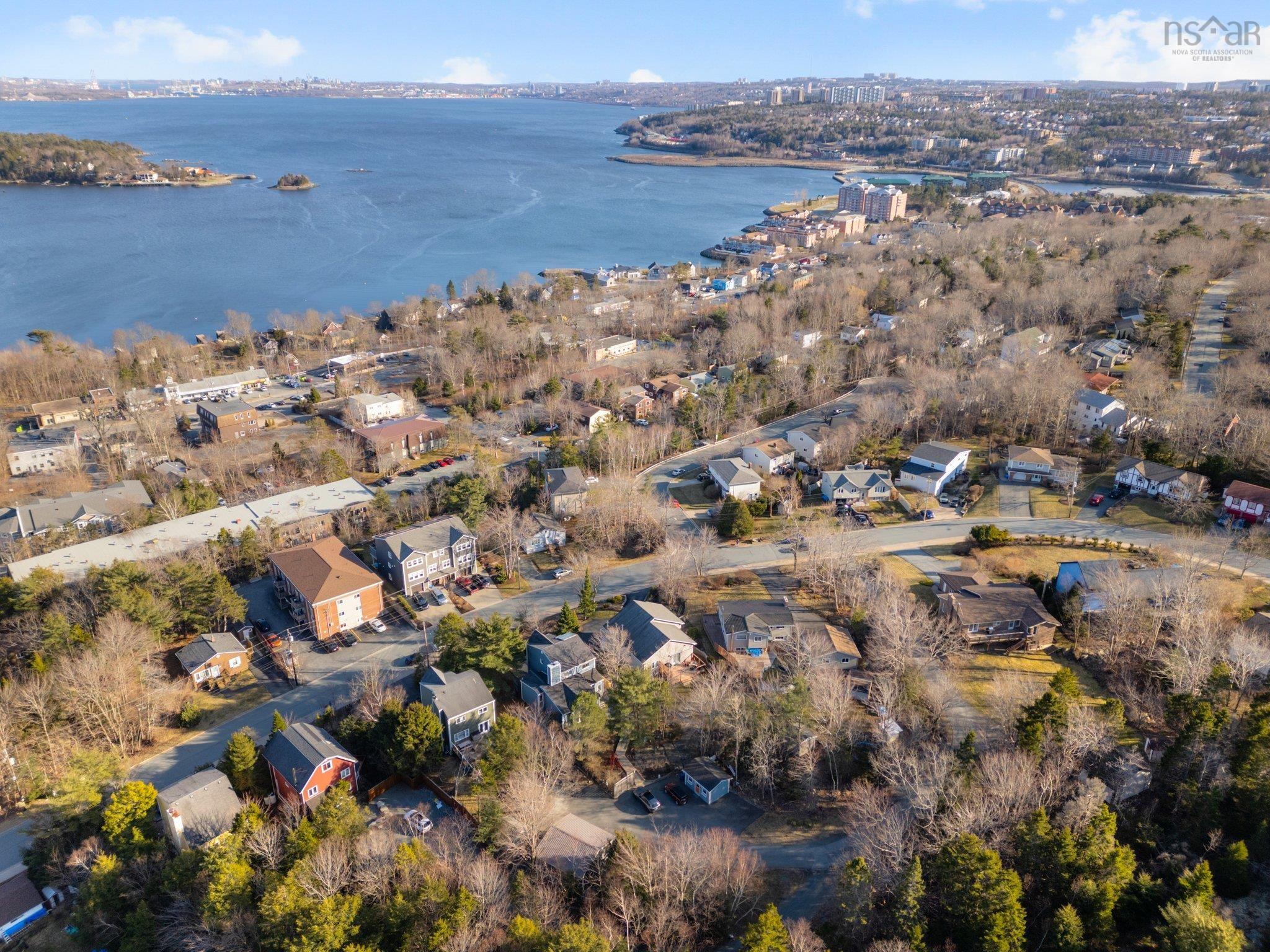$699,900.00: 17 Douglas Drive, Bedford