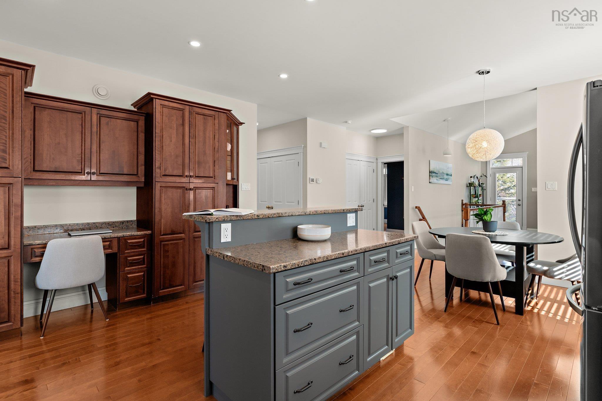 $699,900.00: 17 Douglas Drive, Bedford