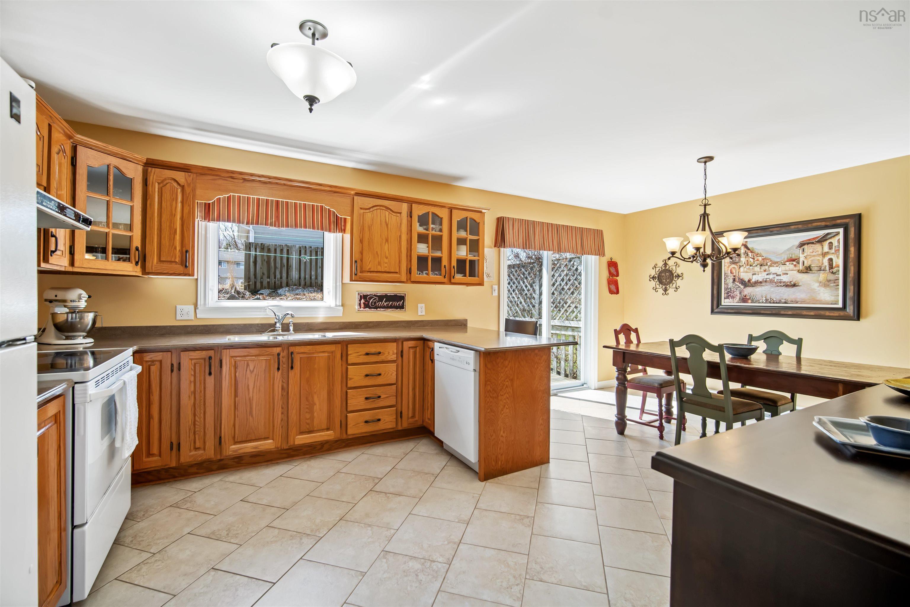$575,000.00: 43 Oakhill Drive, Lower Sackville