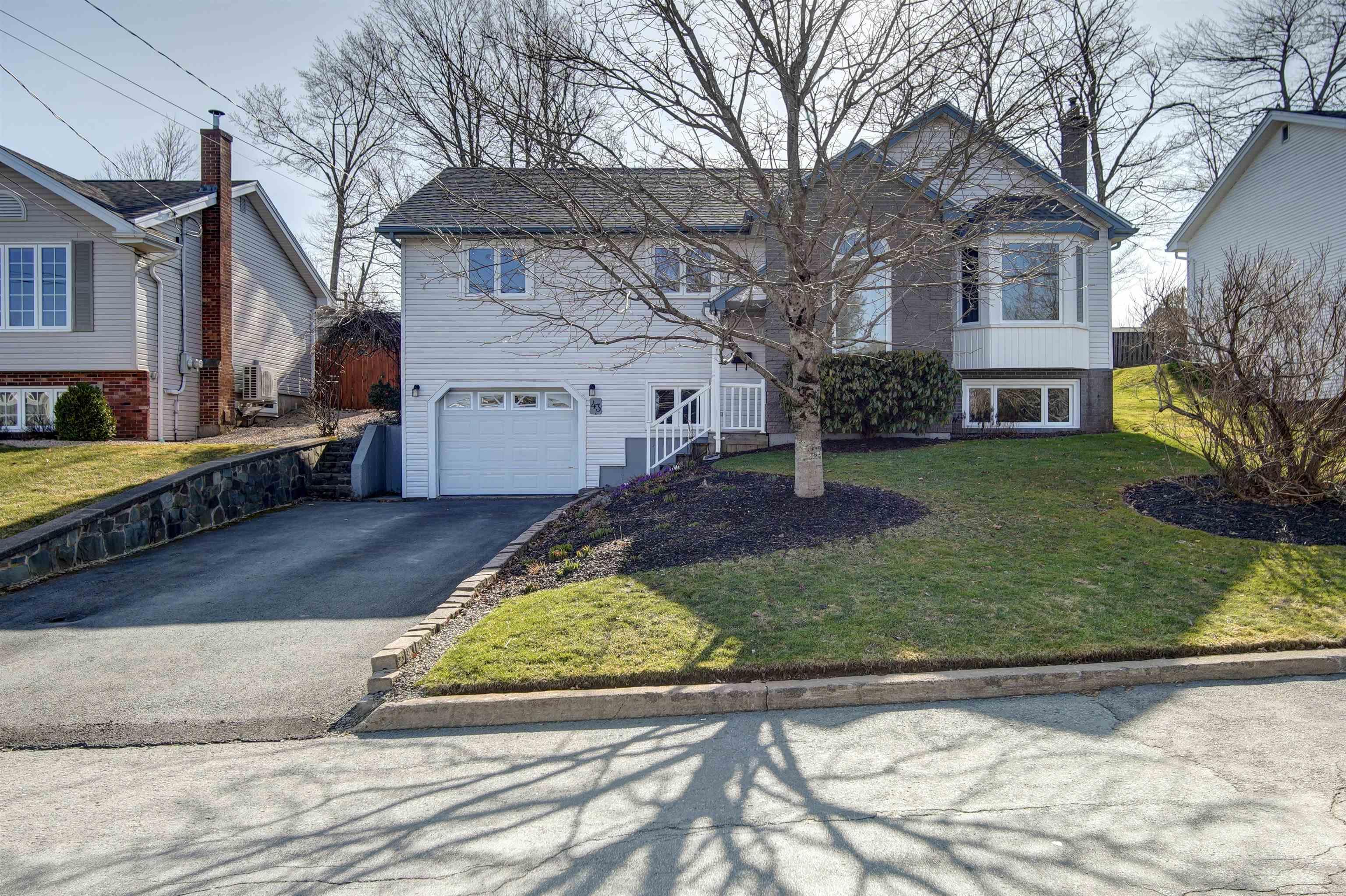 $575,000.00: 43 Oakhill Drive, Lower Sackville