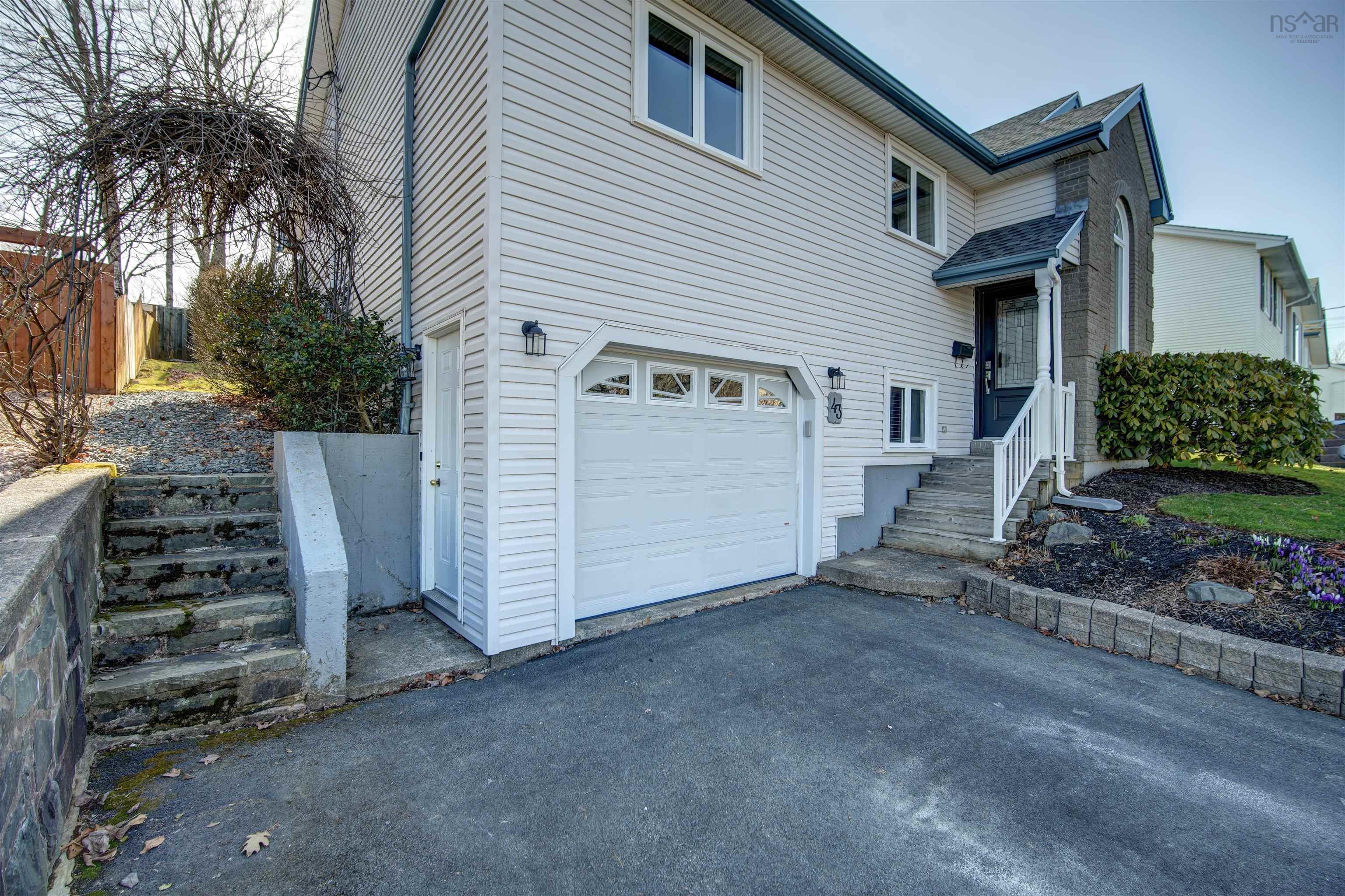 $575,000.00: 43 Oakhill Drive, Lower Sackville