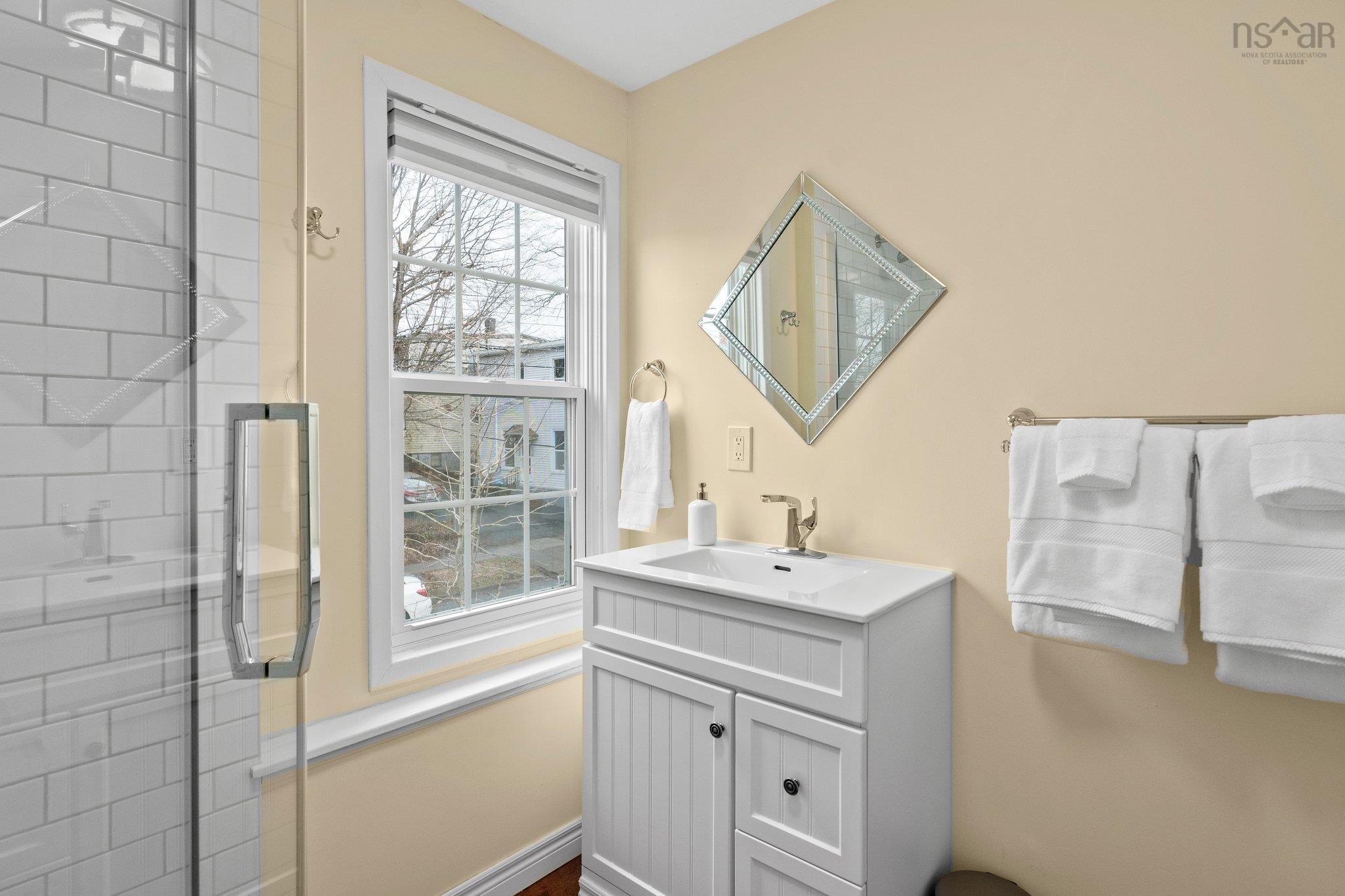 $659,900.00: 5856 Livingstone Street, Halifax